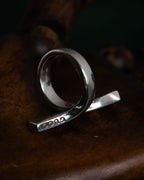 “GUCCI” 1990’s-2000’s Amethyst bypass silver ring