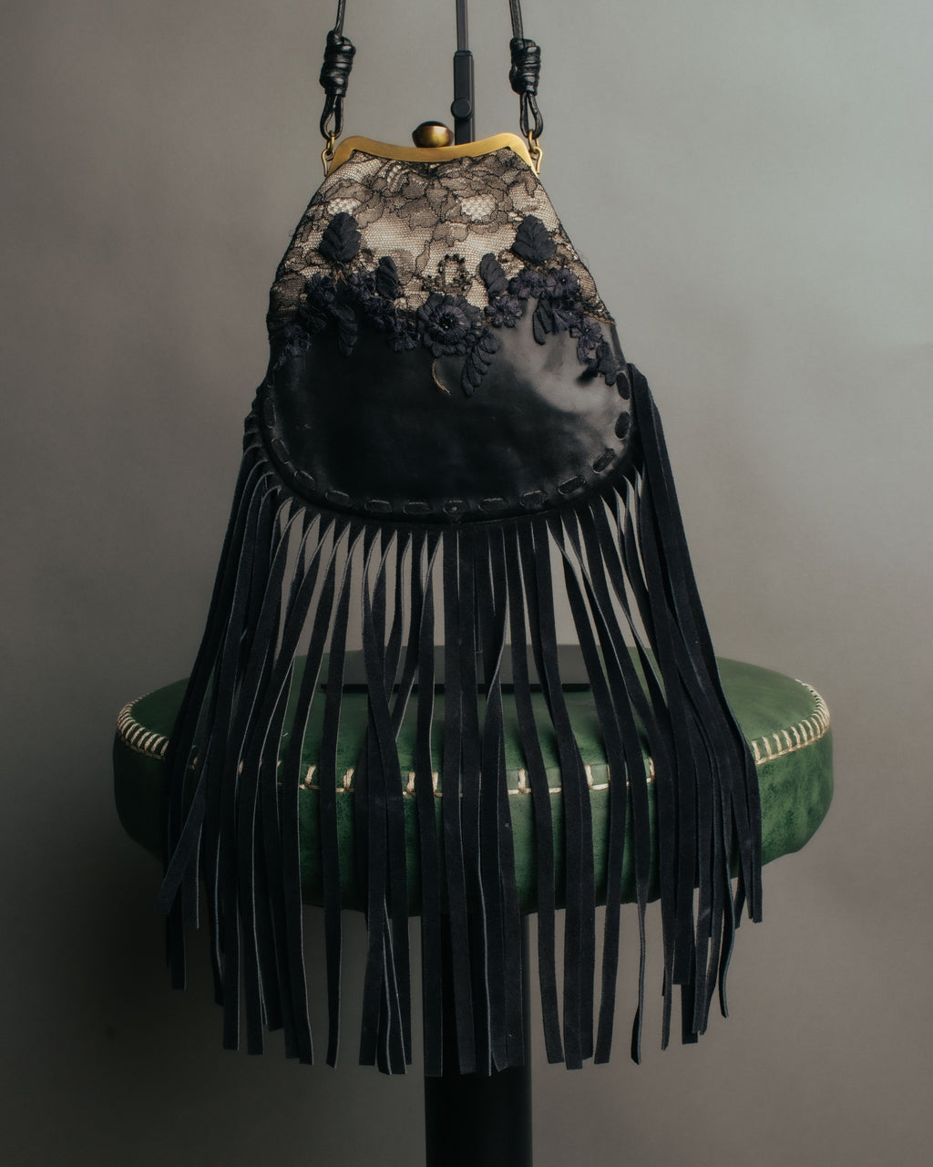 -SPECIAL- “VALENTINO GARAVANI” 2014-2016 lace embellished fringe frame bag