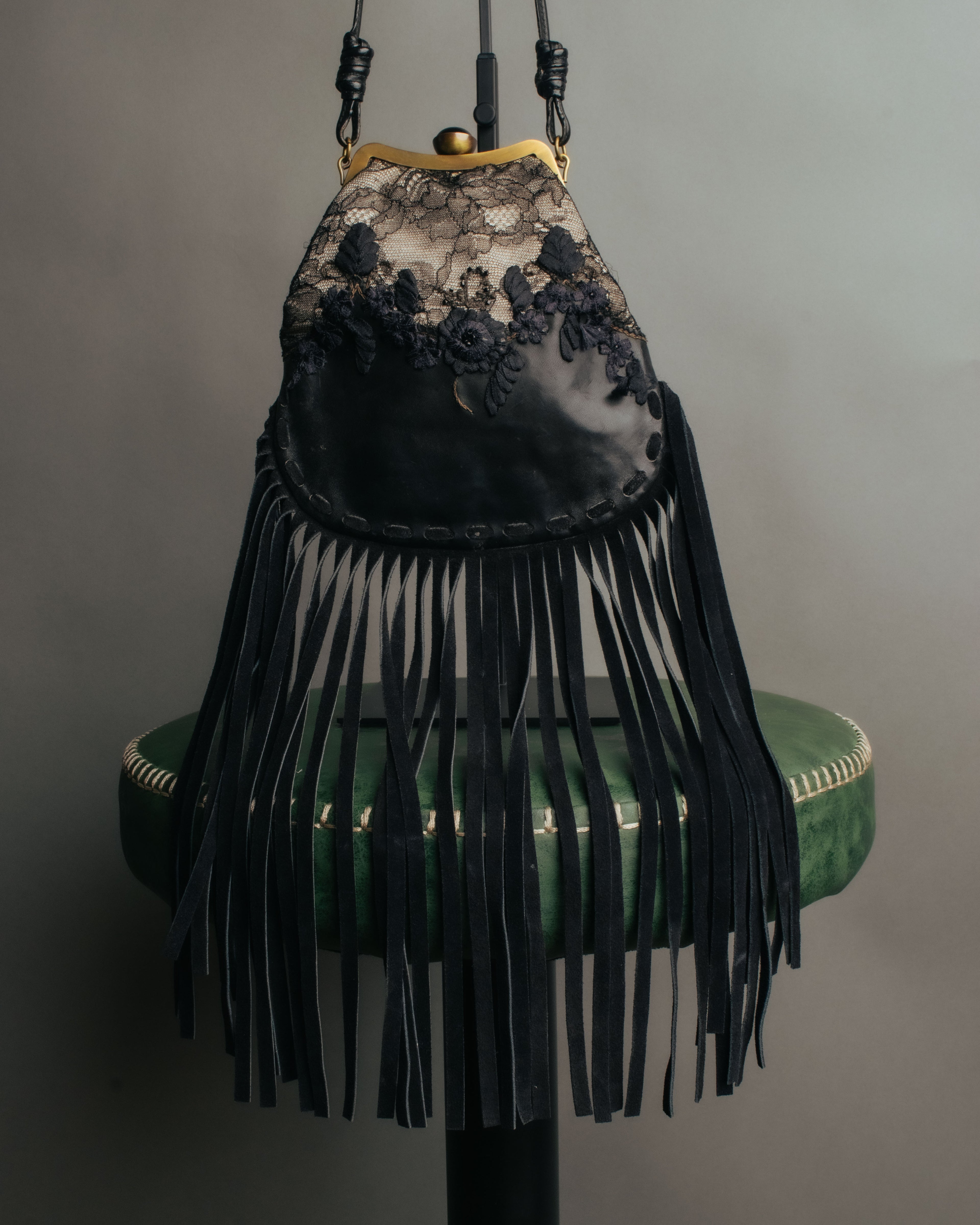 -SPECIAL- “VALENTINO GARAVANI” 2014-2016 lace embellished fringe frame bag