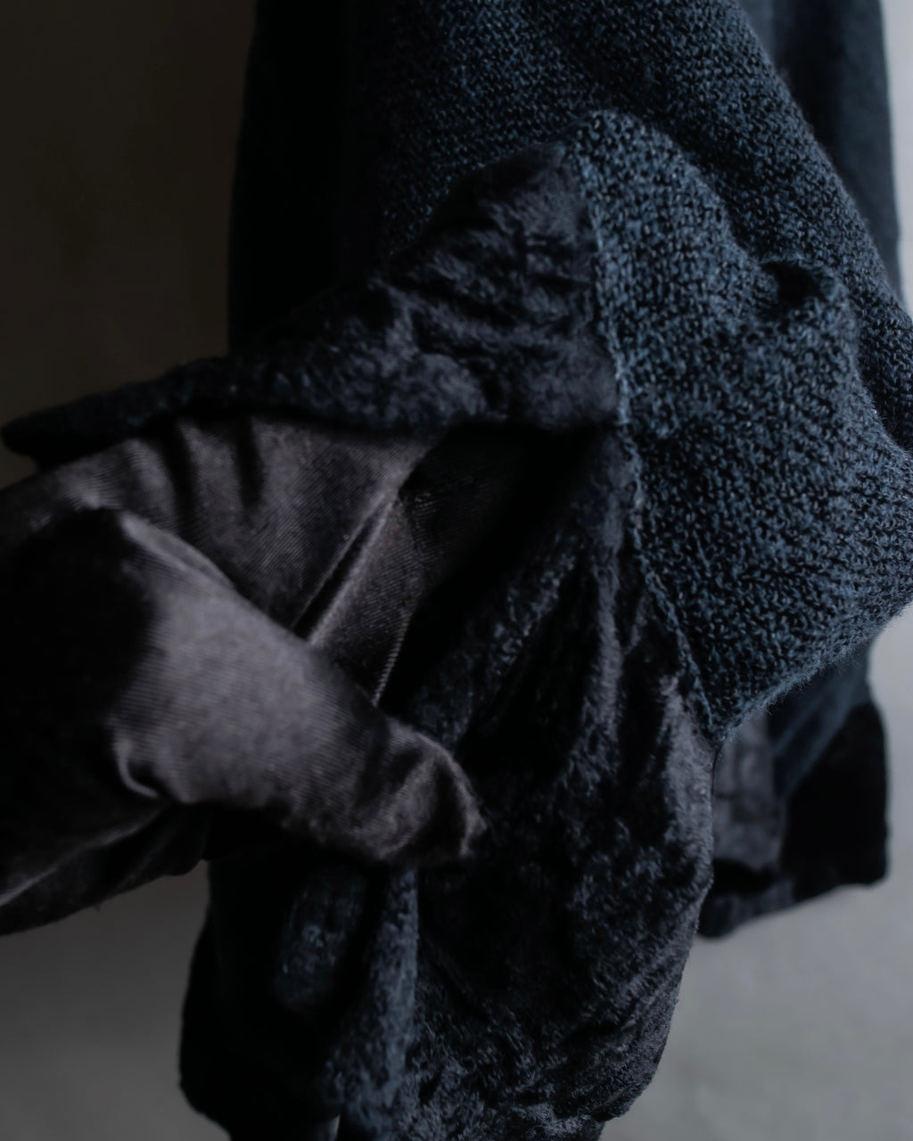 Vintage velour-trimmed box silhouette knit