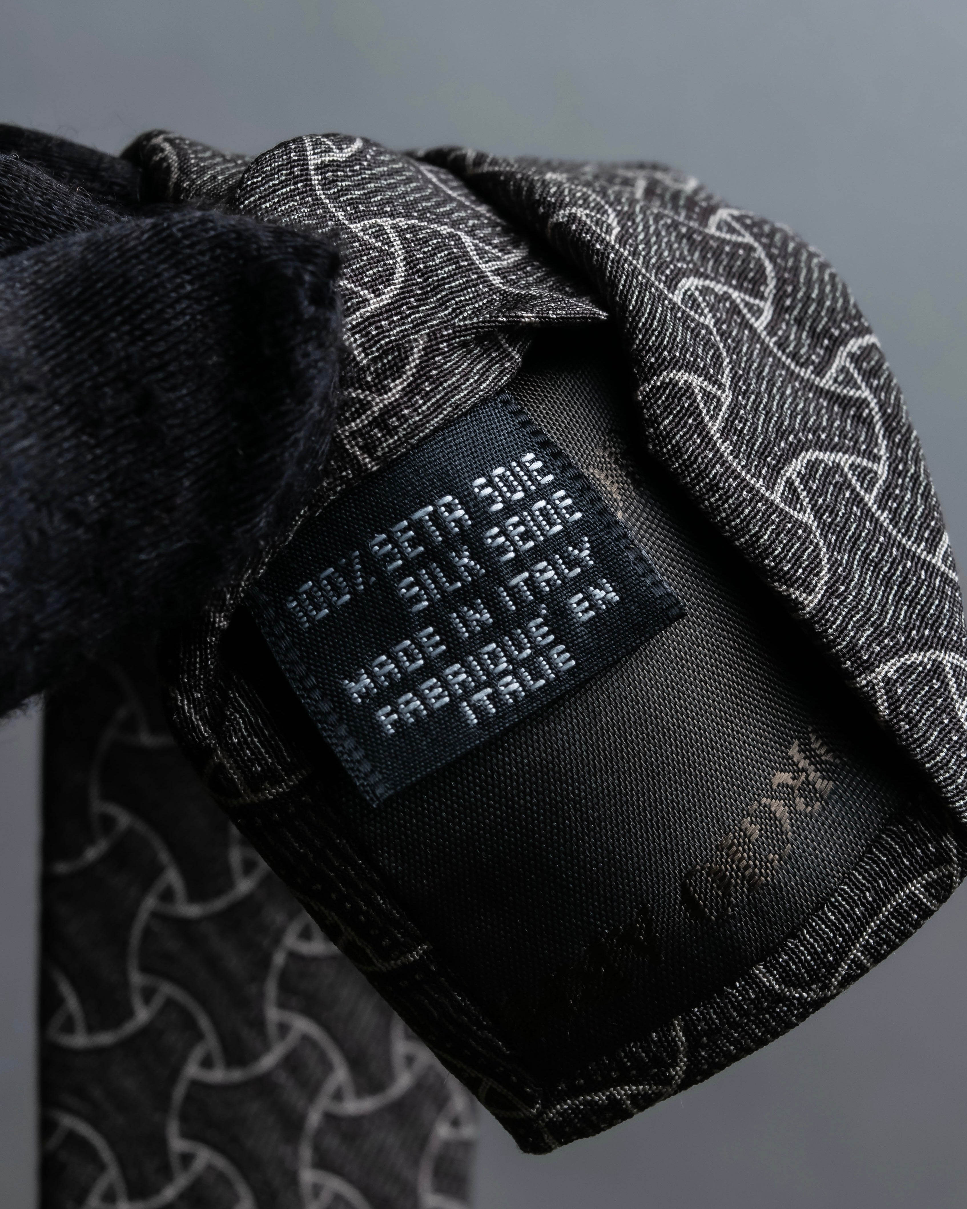 "GIORGIO ARMANI" Charcoal gray geometric pattern necktie