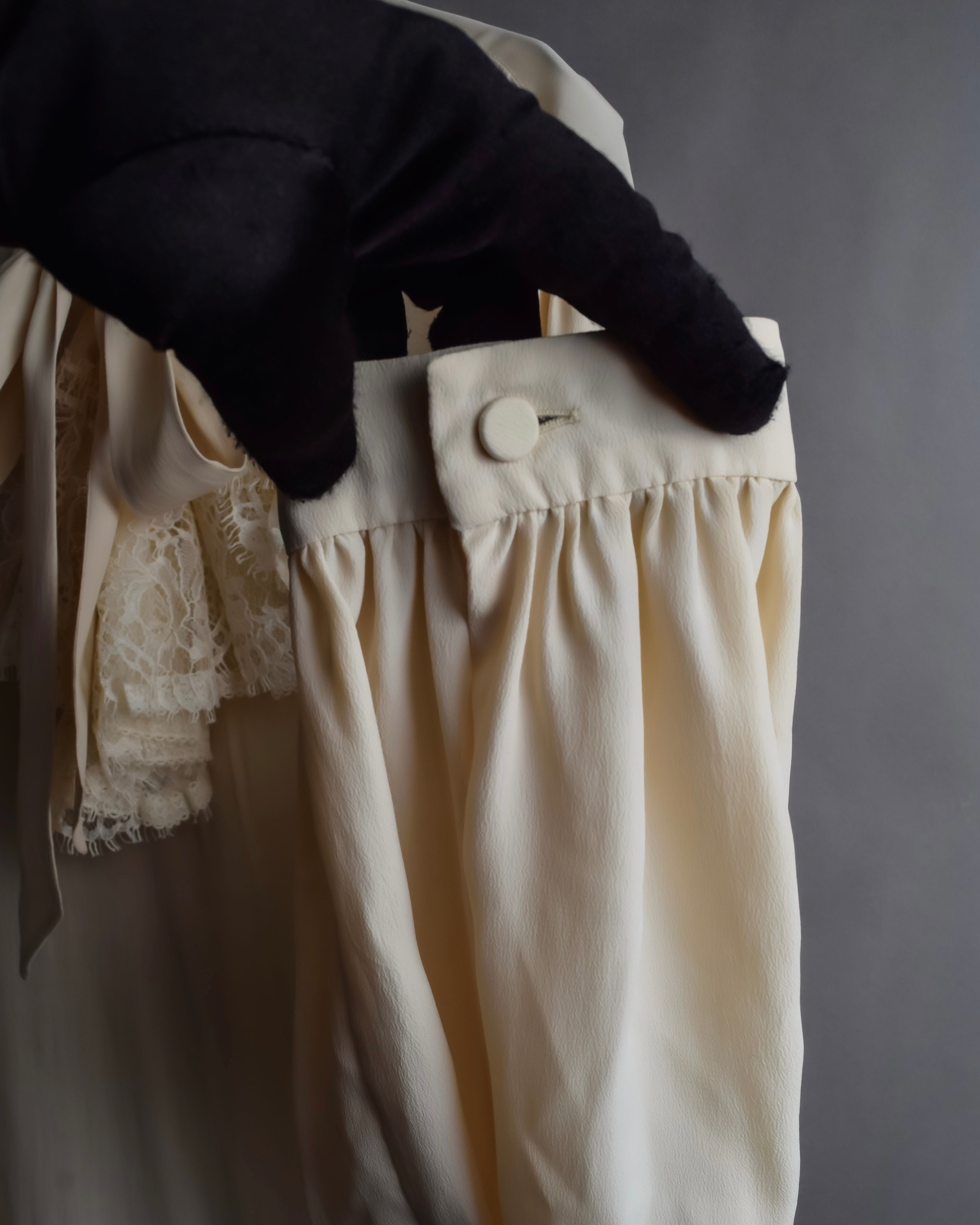 "GUCCI" Michele period frill lace silk bowtie shirt