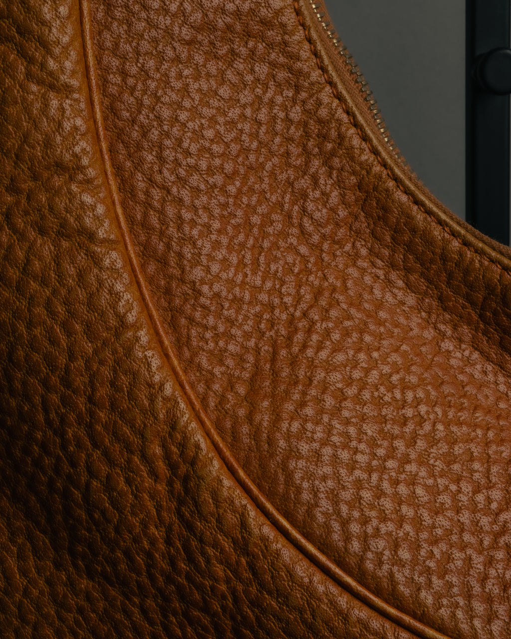 “BVLGARI” 90’s-00’s crescent leather hobo bag