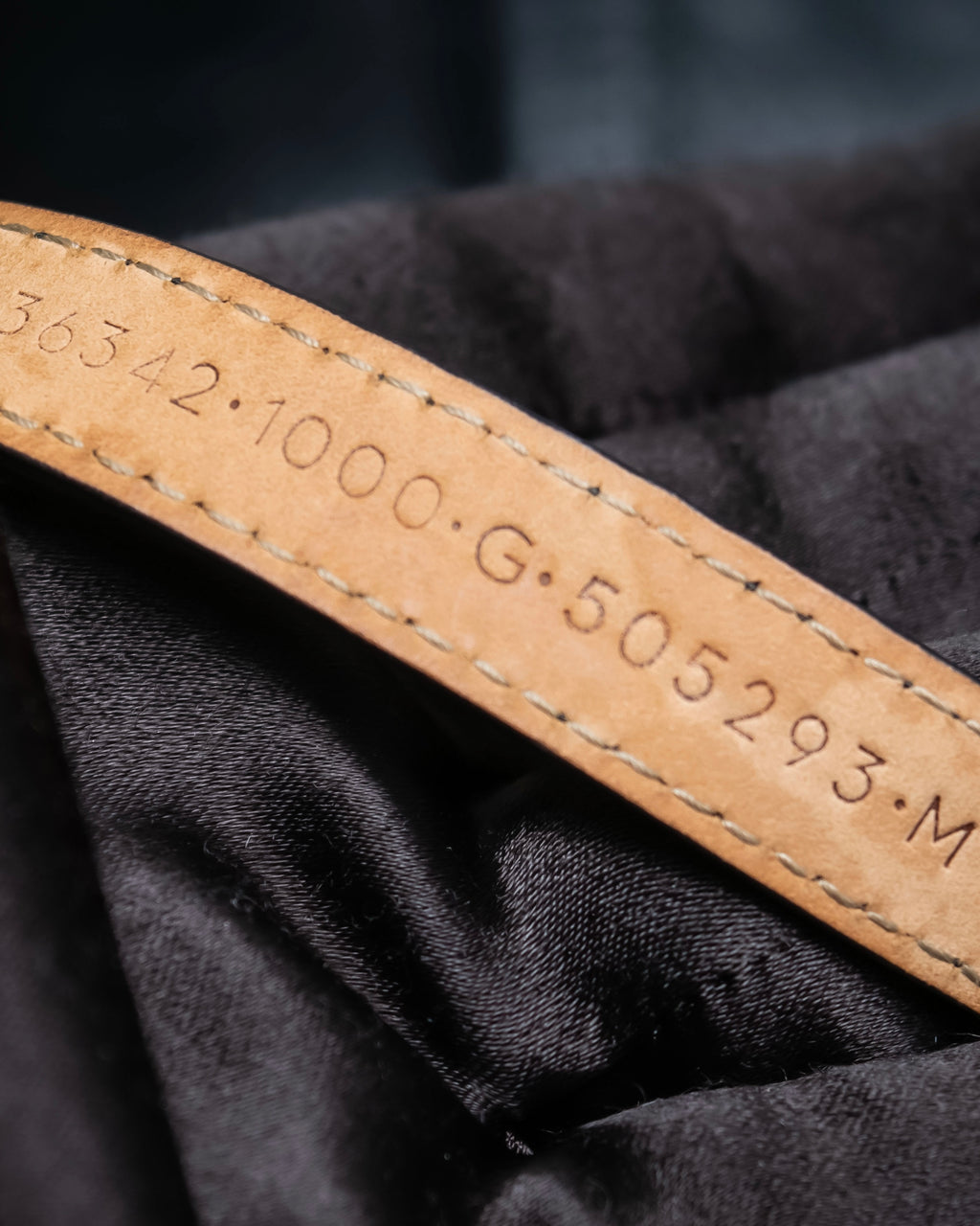 "BALENCIAGA" 3 layer  buckle design leather bracelet