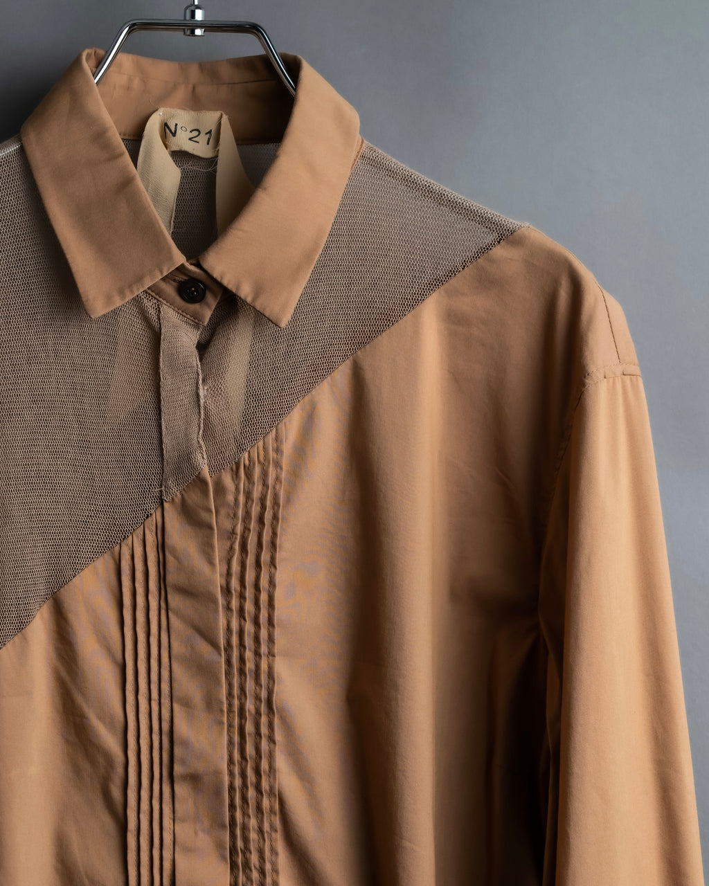 "N21 NUMEROVENTUNO" Switching design concealed shirt