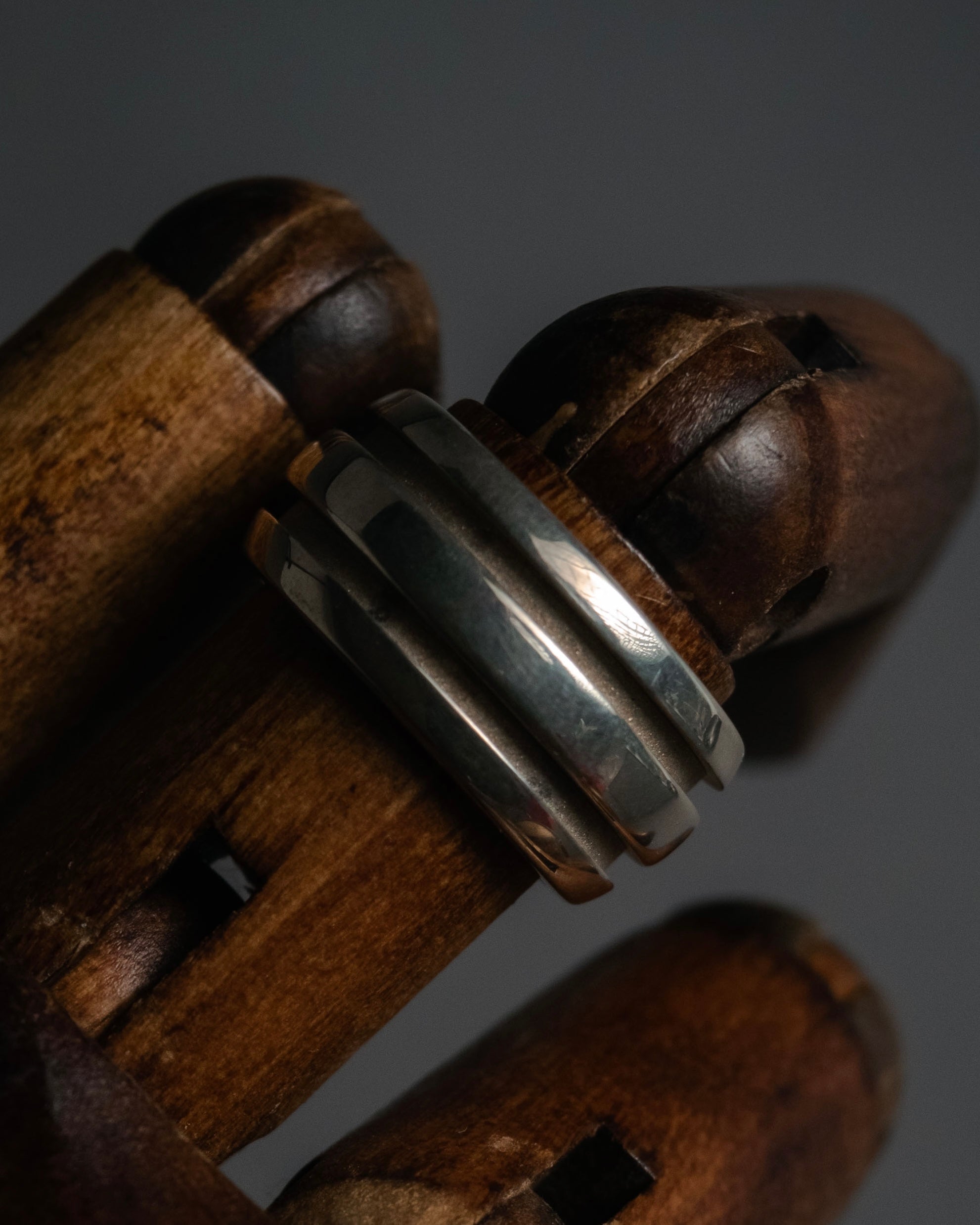 “Tiffany & Co.” 1995 Grooved sterling silver ring