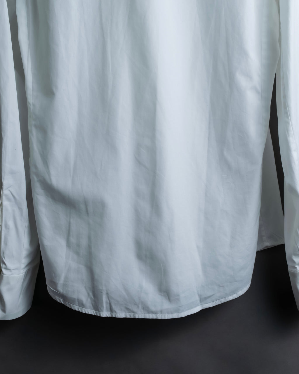 "Bruno Pieters." 2-way collar design stand-up collar dress shirt