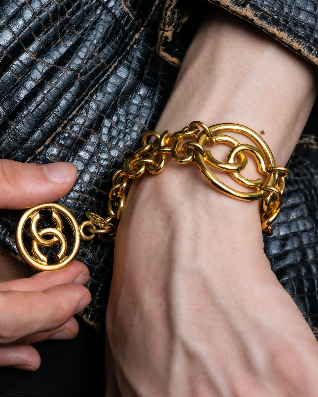 "1993's CHANEL" Coco mark motif gold bracelet