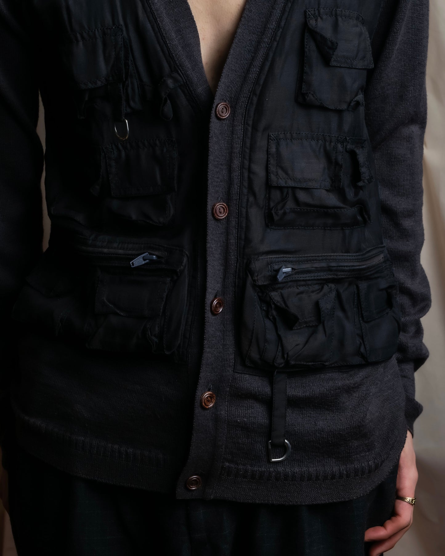 "MIHARA YASUHIRO" Military vest docking design V-neck cardigan