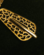 "TRIFARI" 50's-60's Ornate gold tone pendant necklace