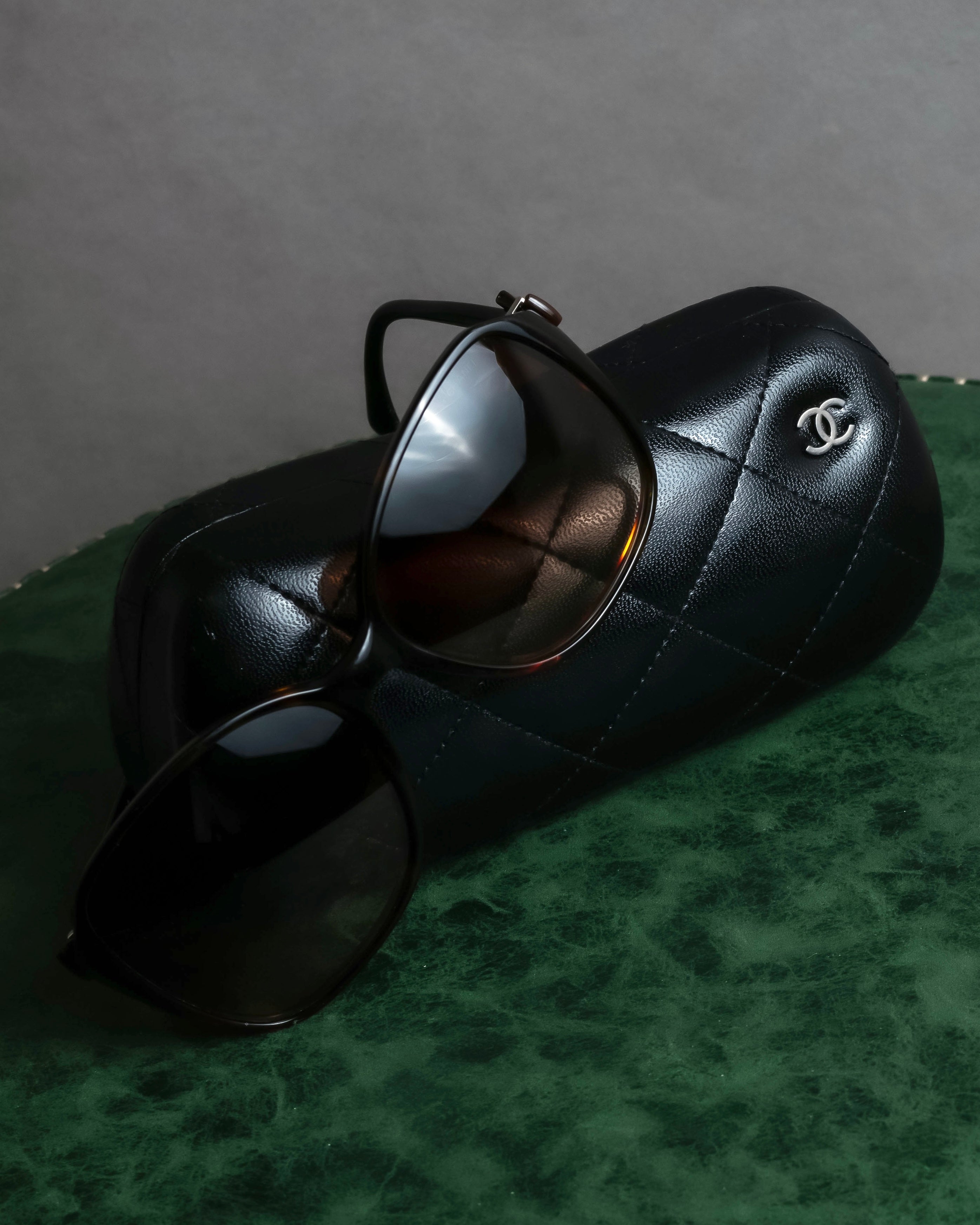 "CHANEL" Butterfly frame brown lens sunglasses