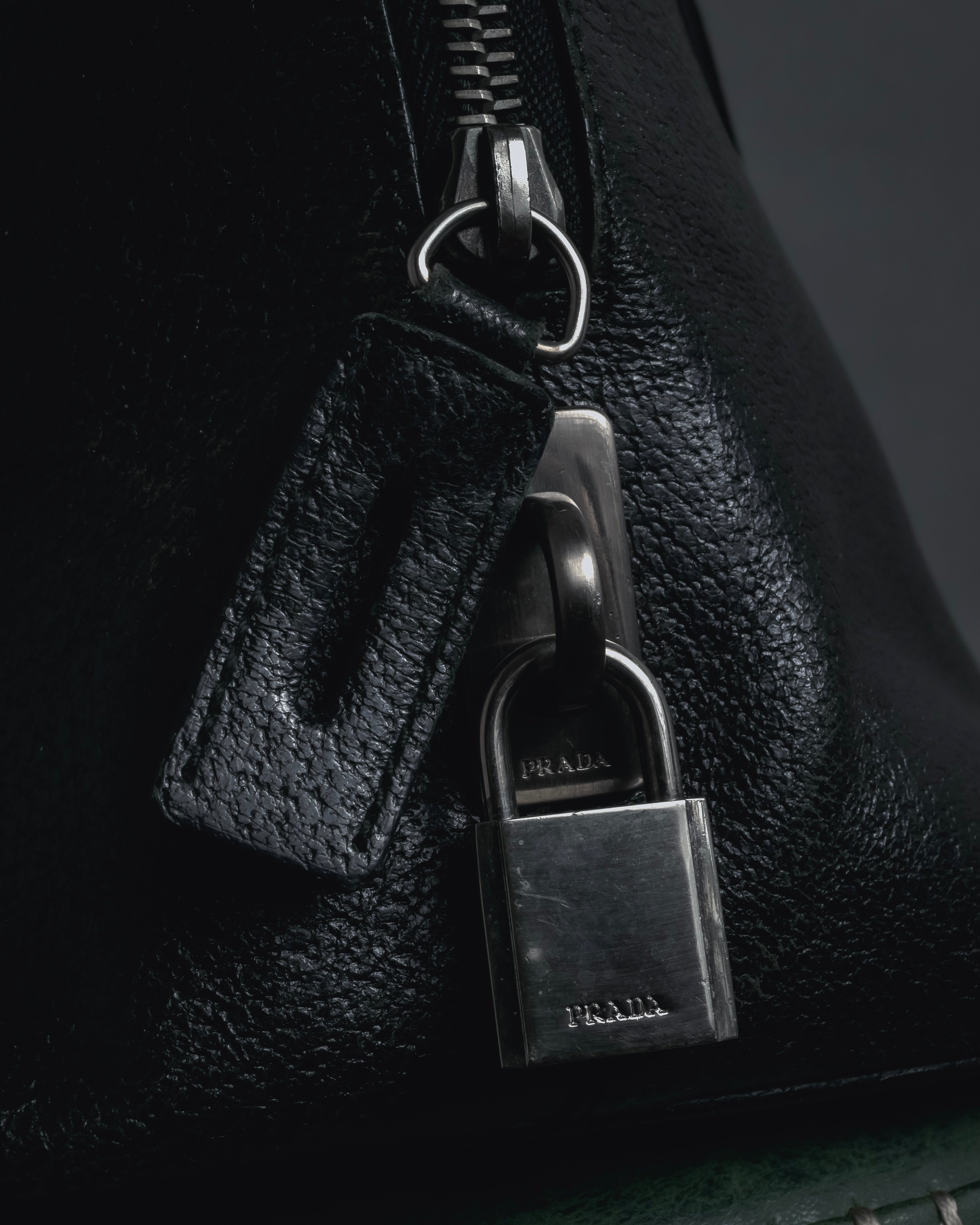 "PRADA" 90’s-00’s Vitello daino leather doctor bag