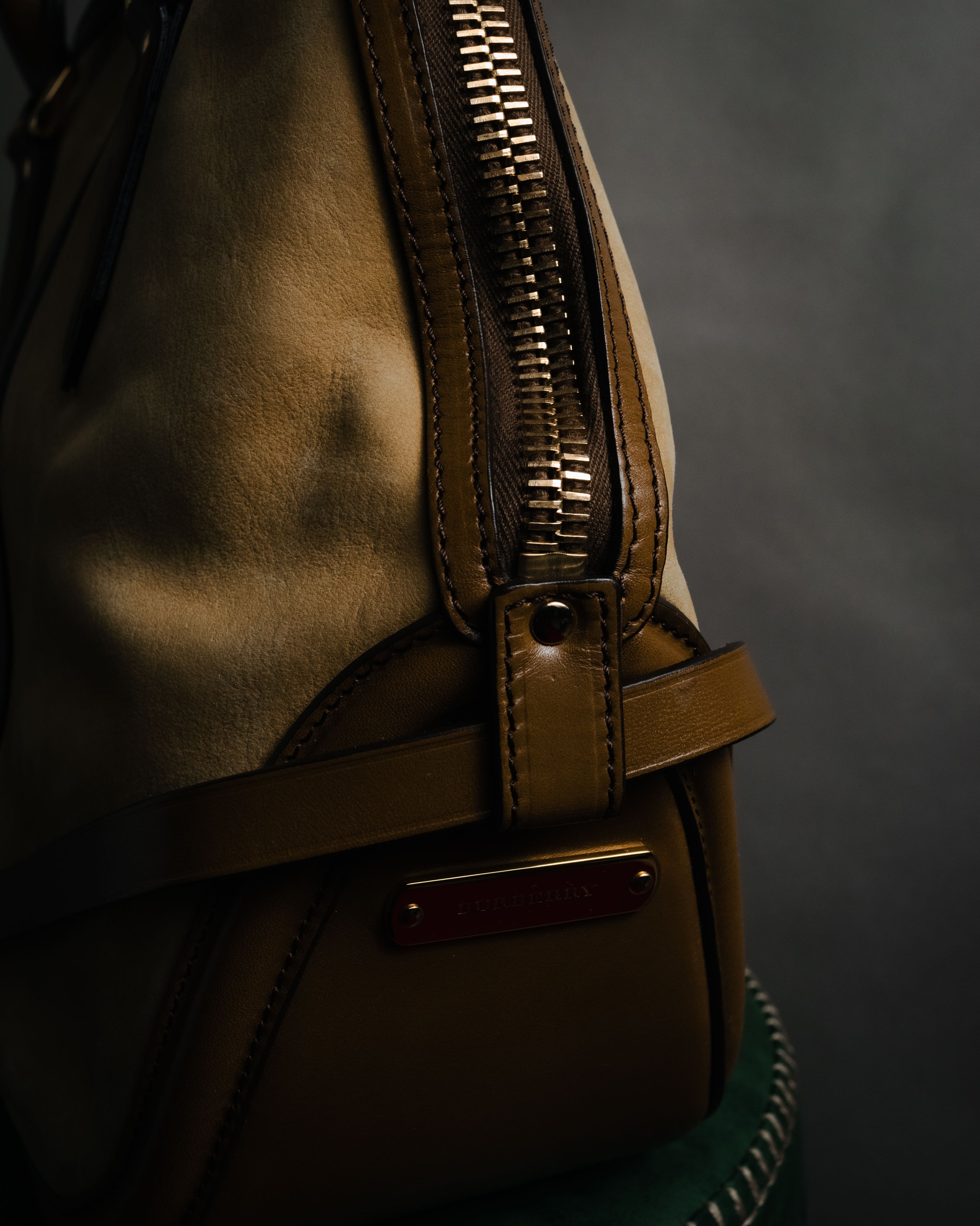 –SPECIAL– "BURBERRY"
2012 Orchard bowling bridle nubuck leather bag