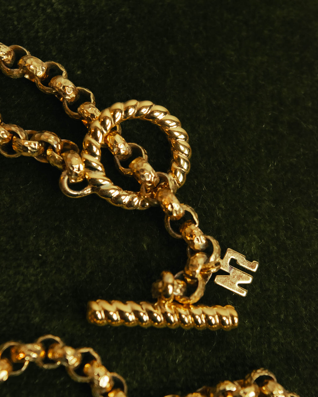 “NINA RICCI” Late 80’s-90’s gold tone openwork pendant necklace
