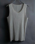 "PLEATS PLEASE ISSEY MIYAKE" Off-white tank top