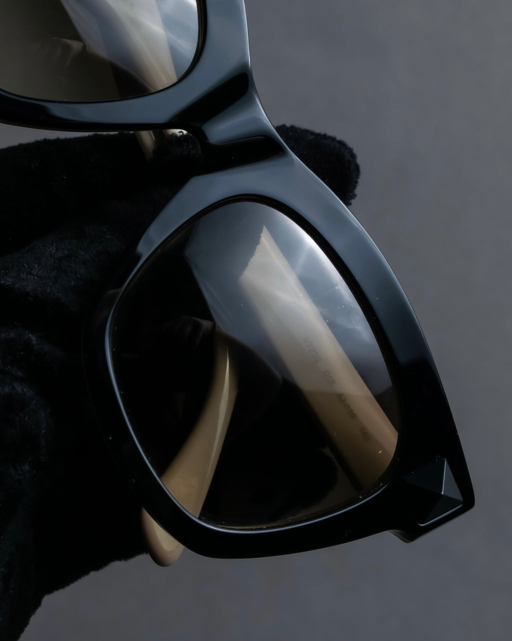 "VALENTINO" Two-tone Rockstud design sunglasses