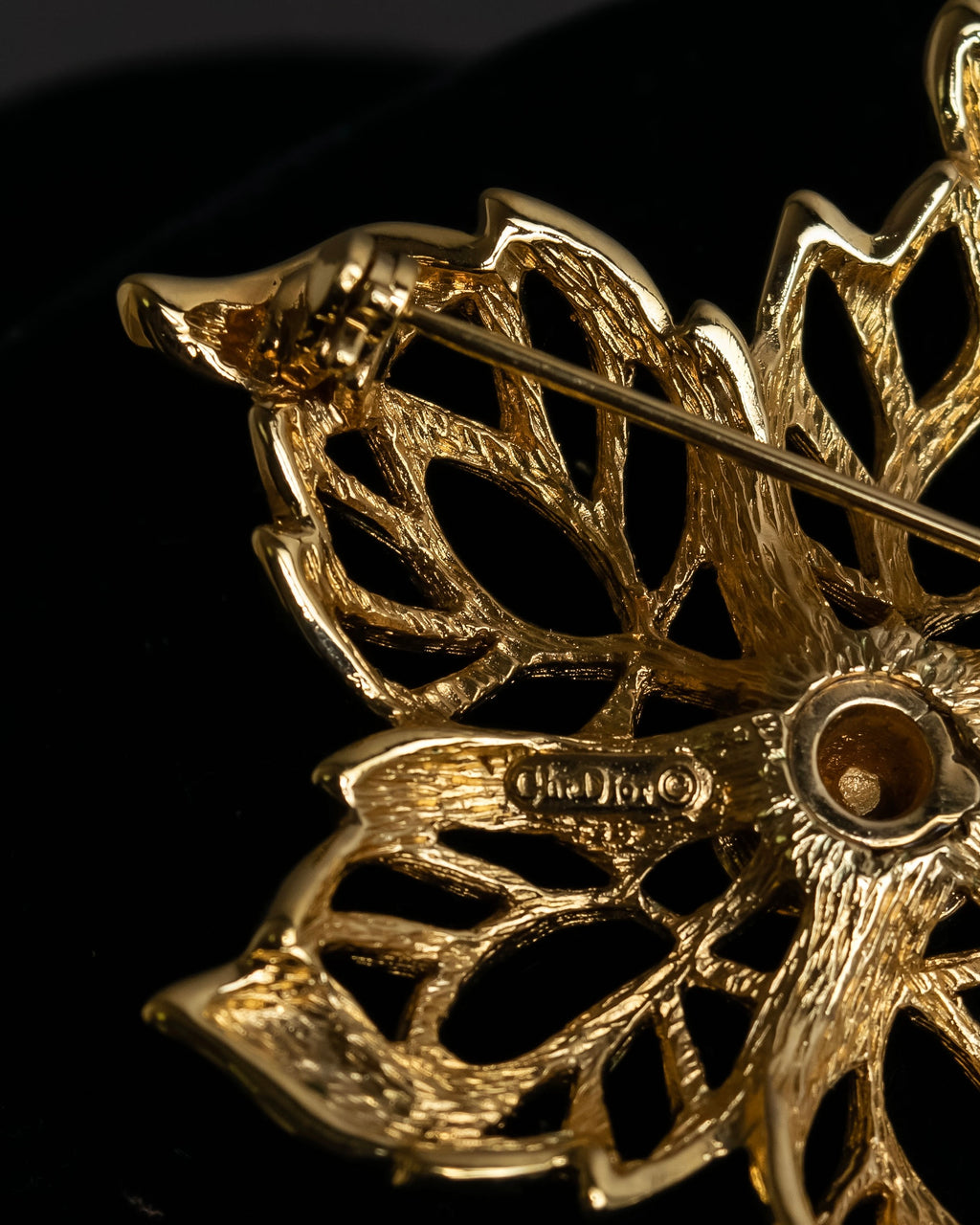 "Christian Dior" Floral motif gold brooch
