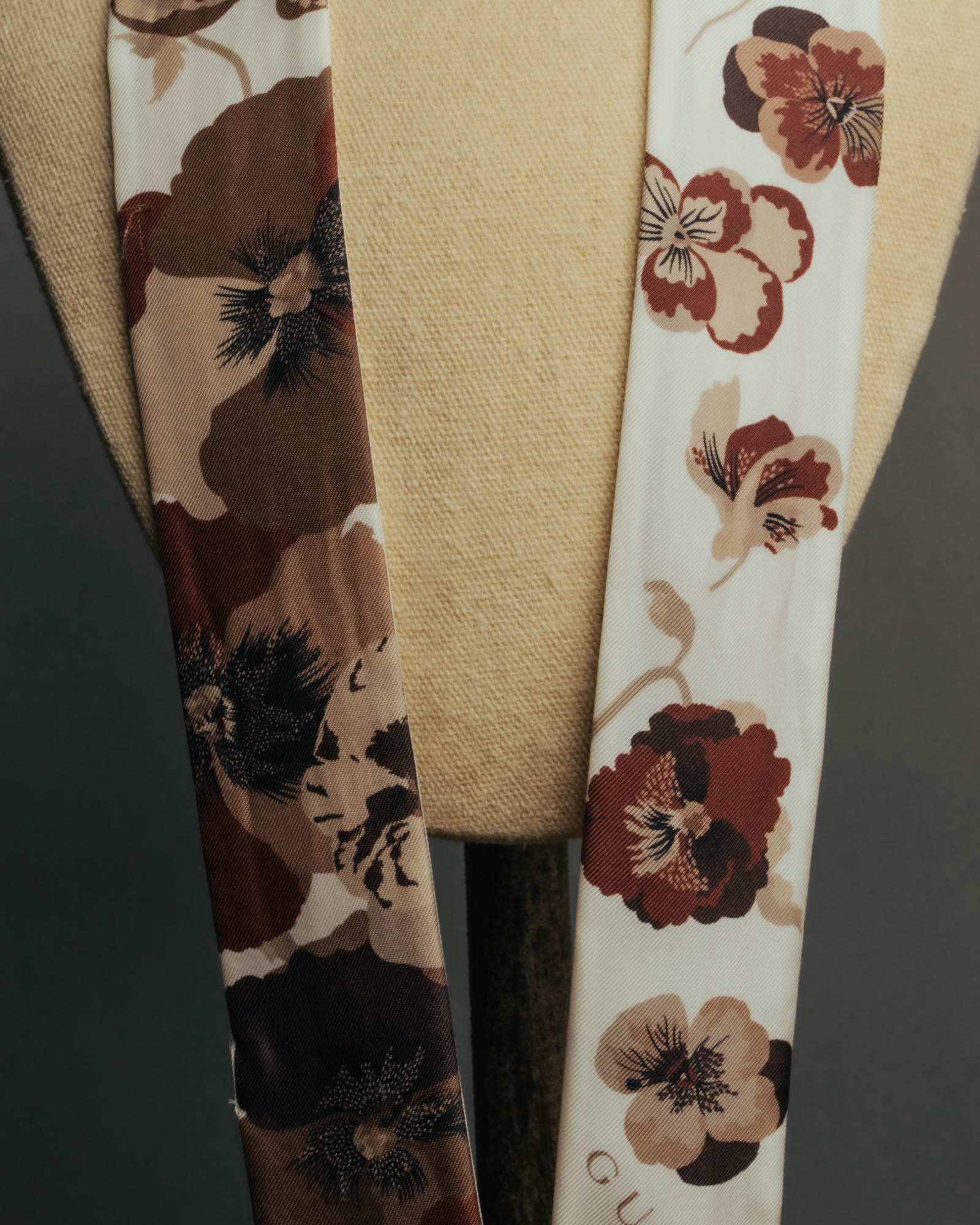"GUCCI" 00's-10's Floral and striped silk neck bow scarf