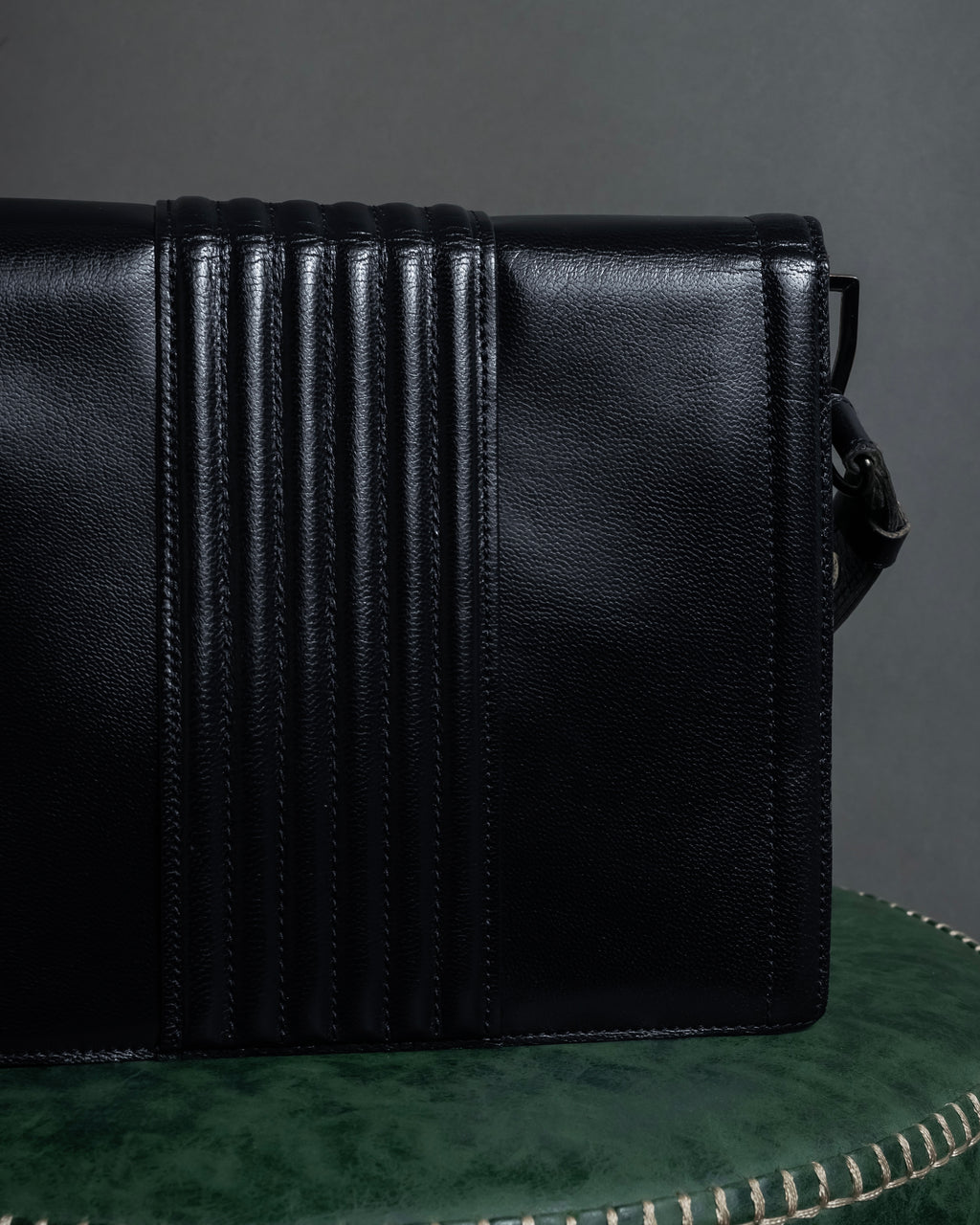 "YVES SAINT LAURENT" Straight ridge design square forum leather bag