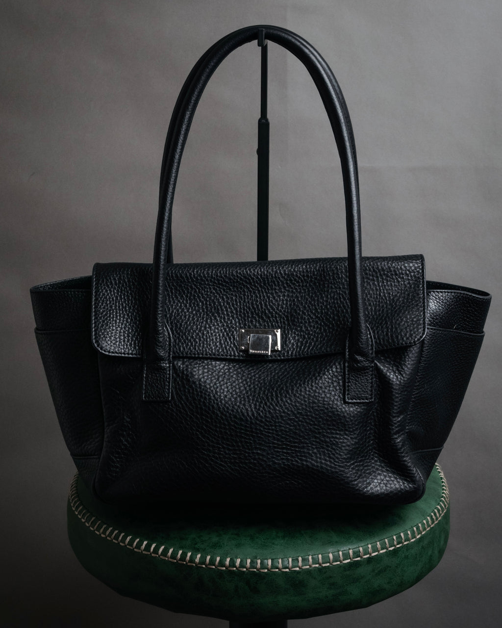 “TIFFANY & CO.” 2010’s Grained leather chain shoulder bag