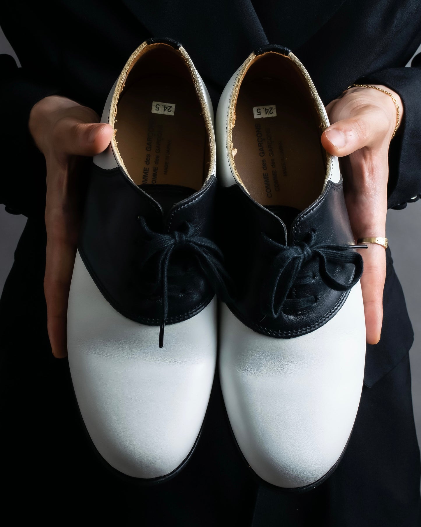 "COMME des GARCONS         COMME des GARCONS" Bicolor shark sole saddle shoes