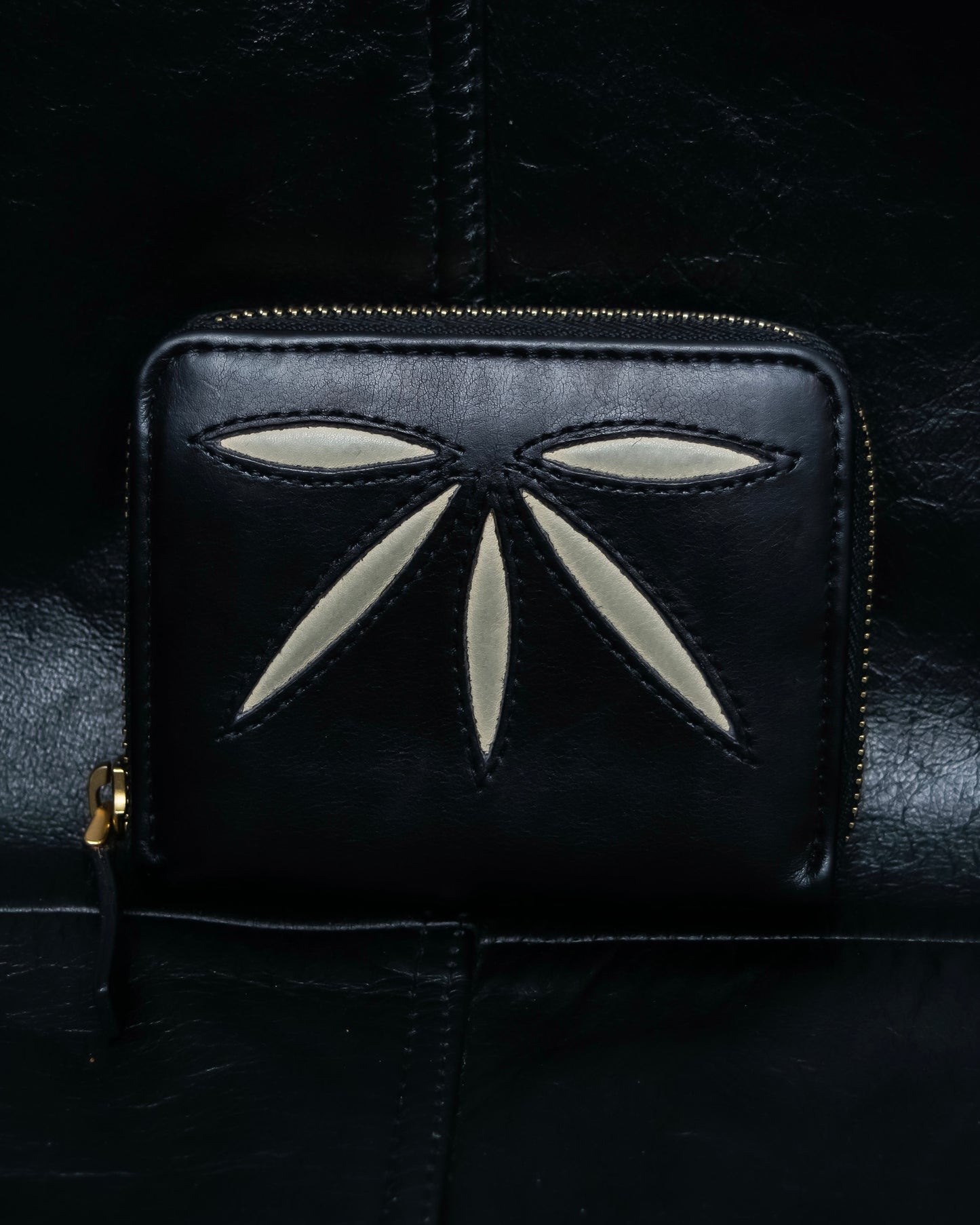 “MARNI” Leaf motif designed wallet