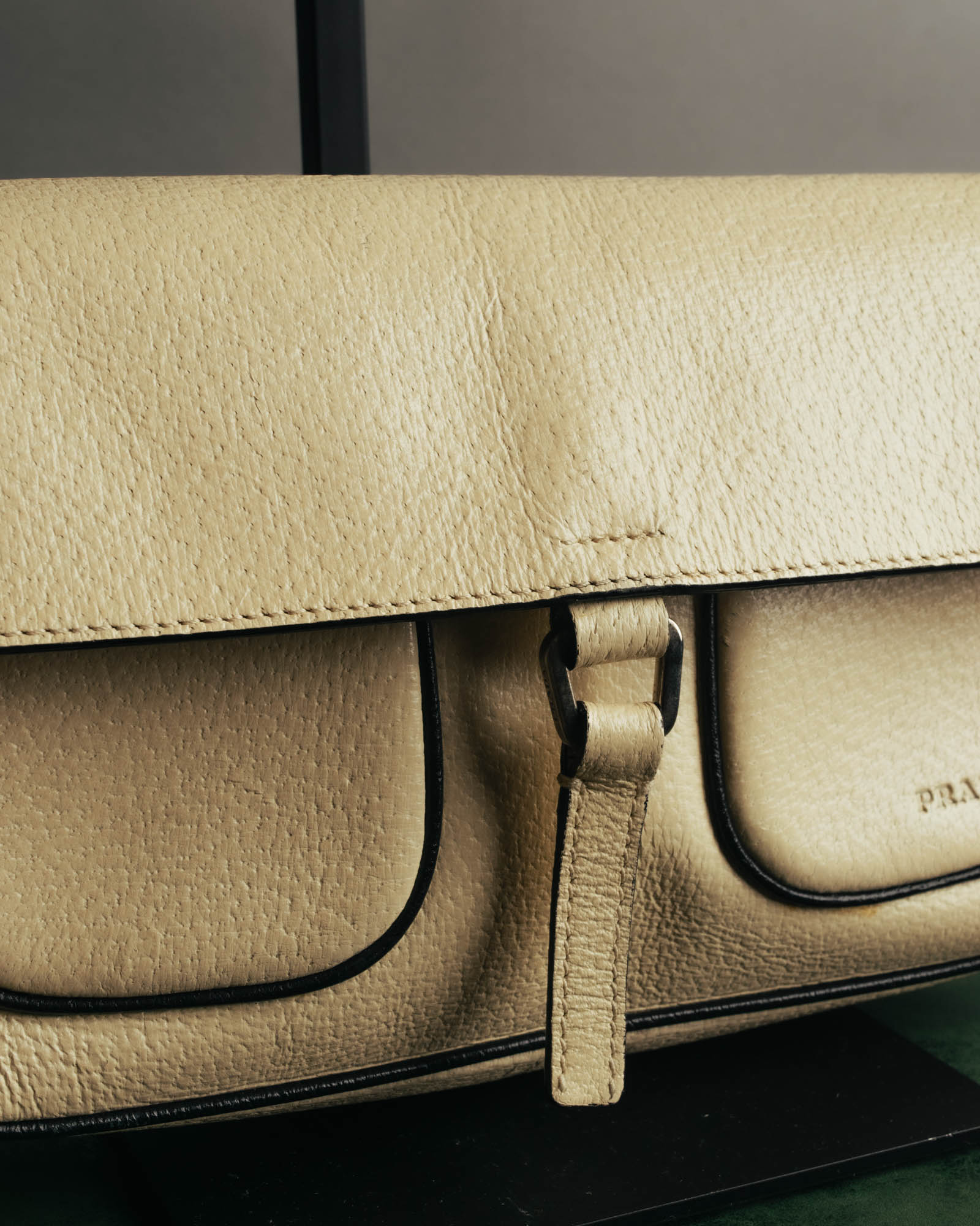 "PRADA" 90's-00's Cream pebbled leather shoulder bag