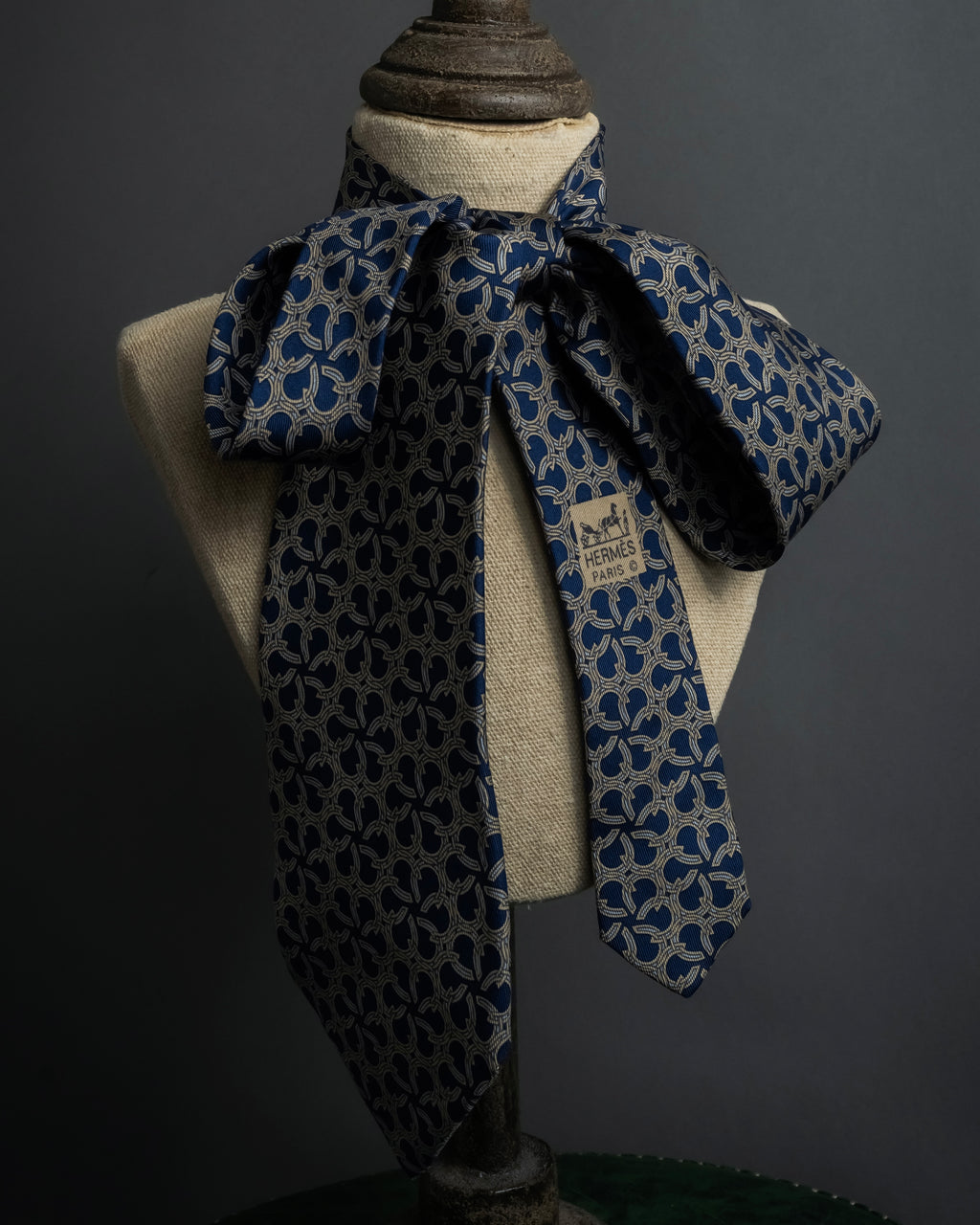 "HERMES" Saddlery anchor chain motif silk neck tie