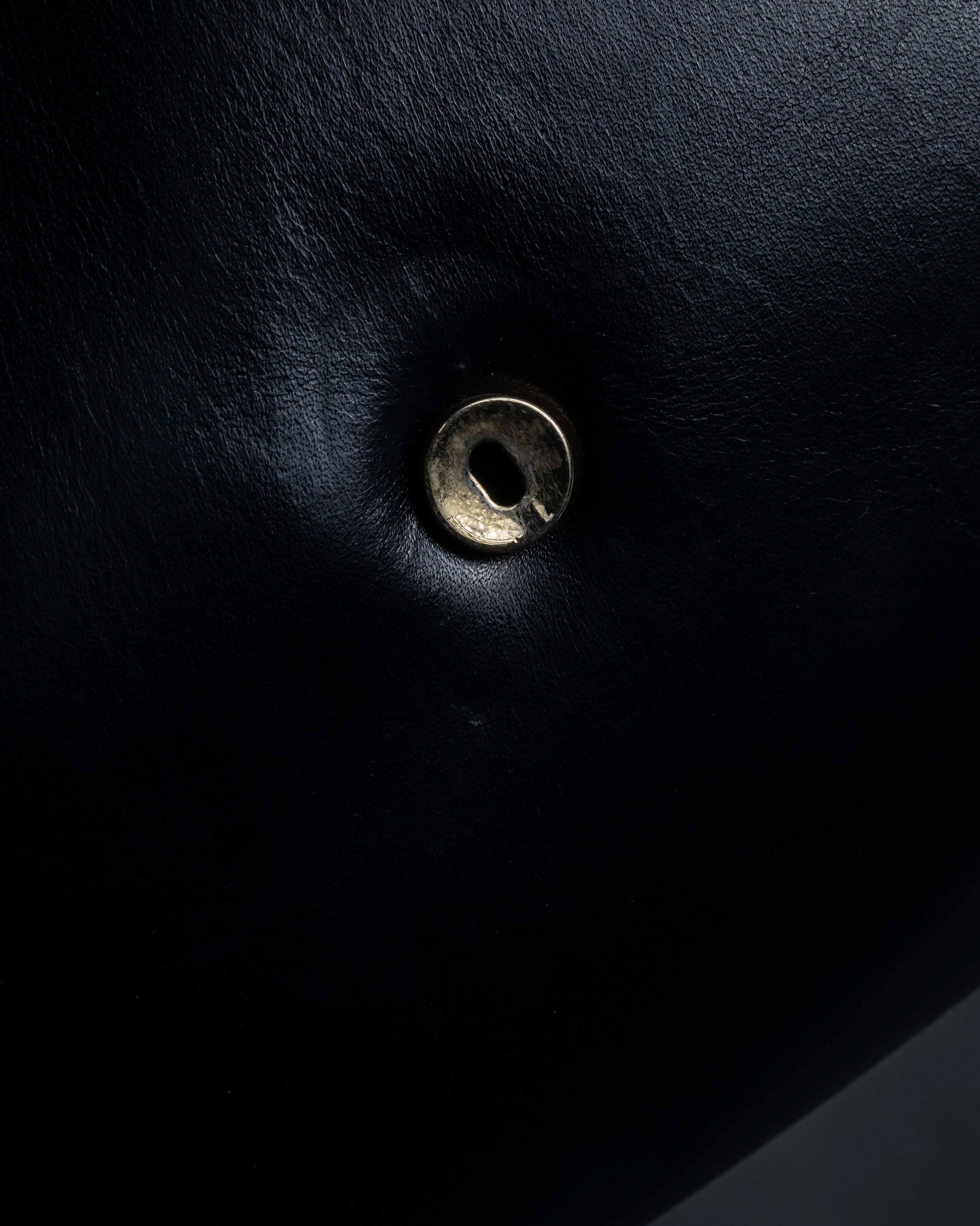 -MOOD Christmas Collection-
"CELINE" 70's Curved organic silhouette bamboo leather hand bag