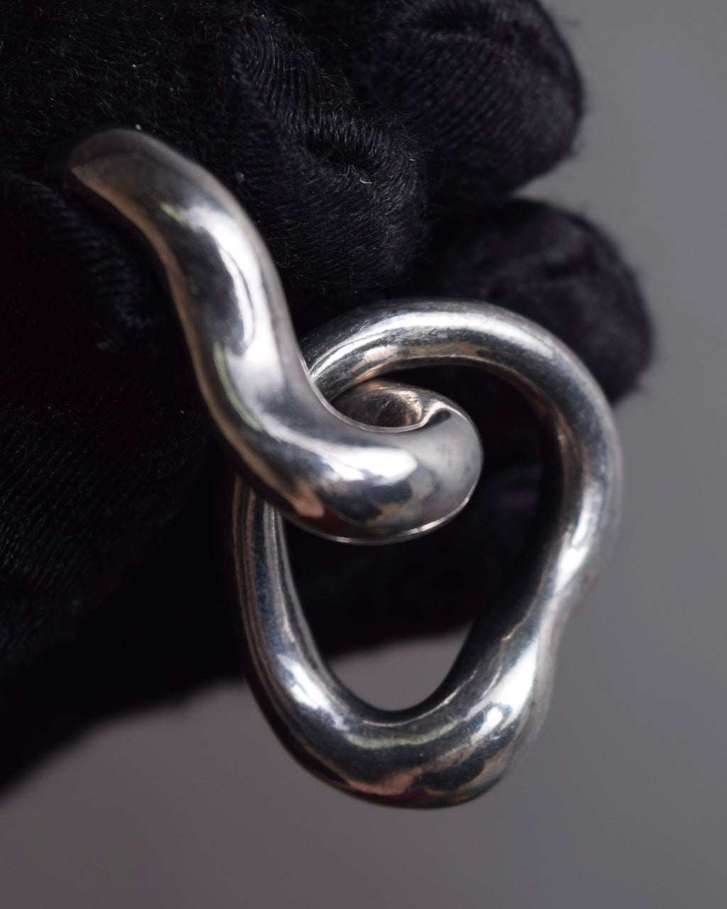 "CHANEL" 90's Organic twist design double ring