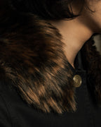 "PLEATS PLEASE ISSEY MIYAKE"
Long-haired fur neck dress