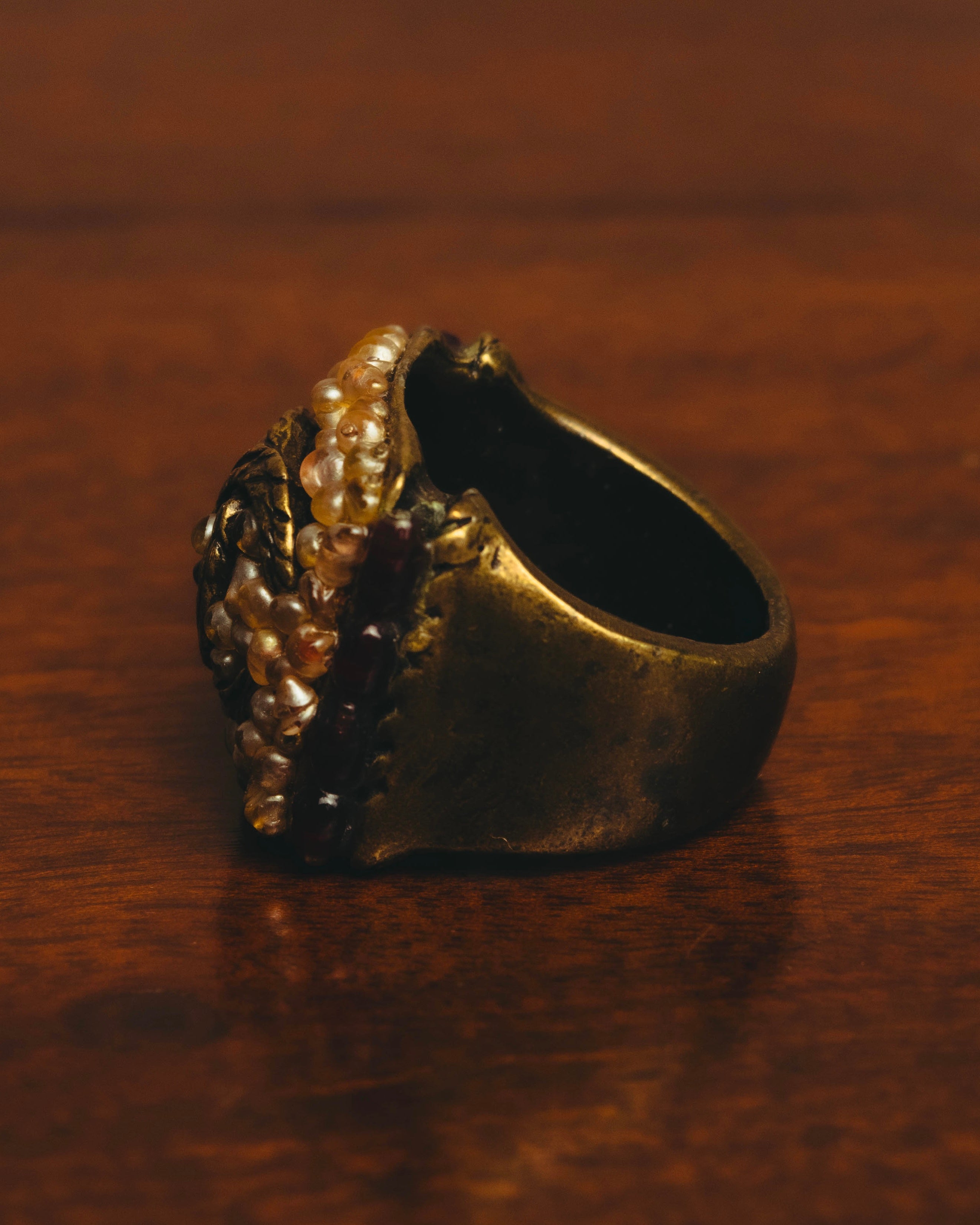 -SPECIAL- “CHANEL” 2000AW Glass pearl embellished CC statement ring