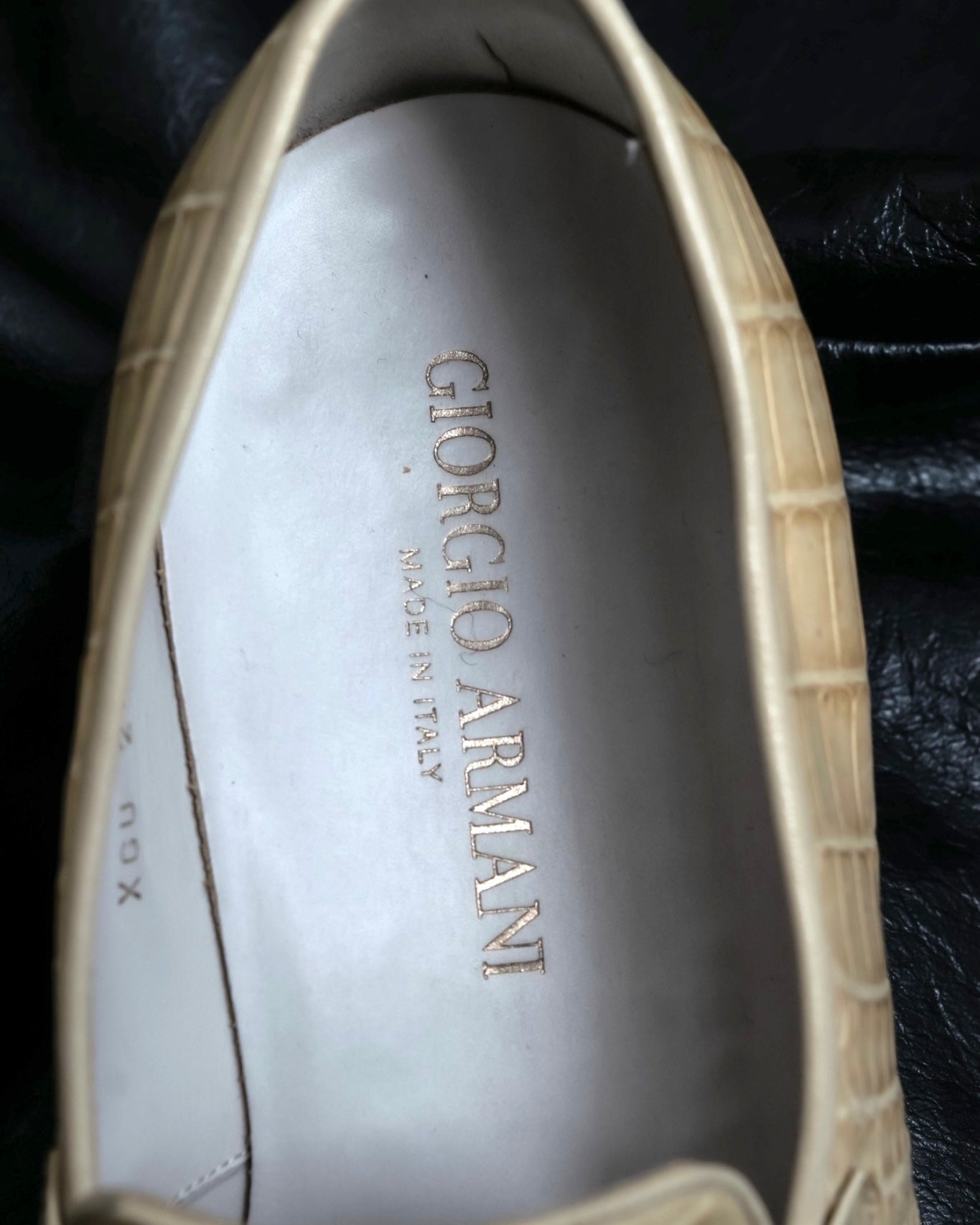 "GIORGIO ARMANI"Off-white crocodile leather loafers
