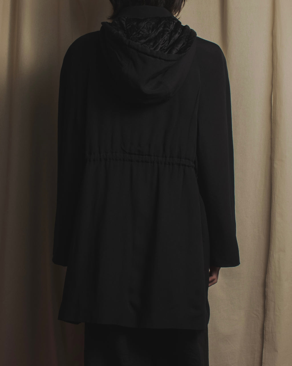 Abrigo con capucha forrado de alta costura de los años 90 de "VALENTINO"