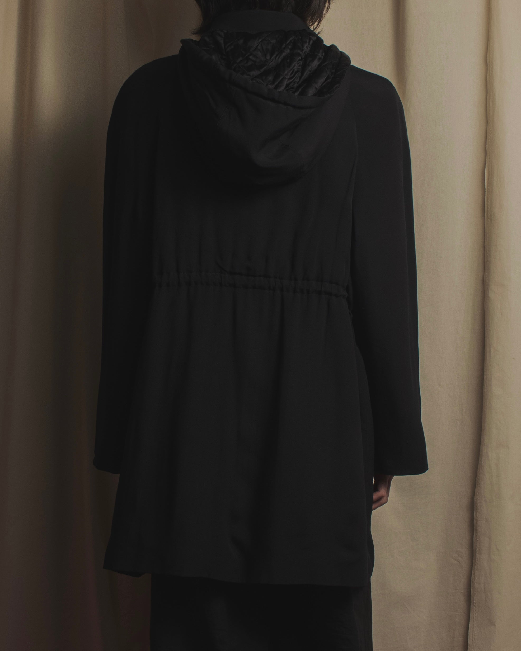 Abrigo con capucha forrado de alta costura de los años 90 de "VALENTINO"