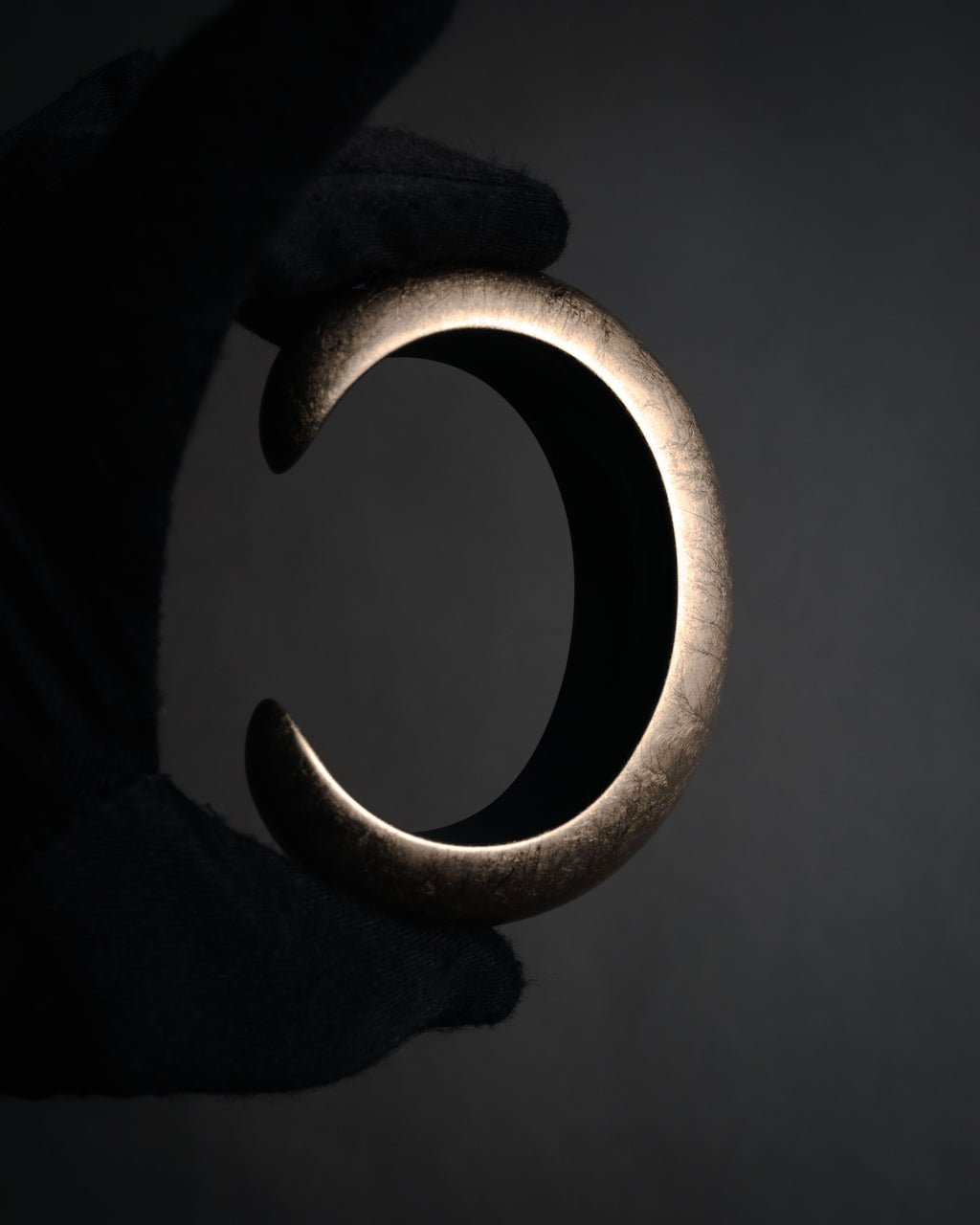 –SPECIAL– “HERMES” 00’s-10’s Lacquered wood open cuff