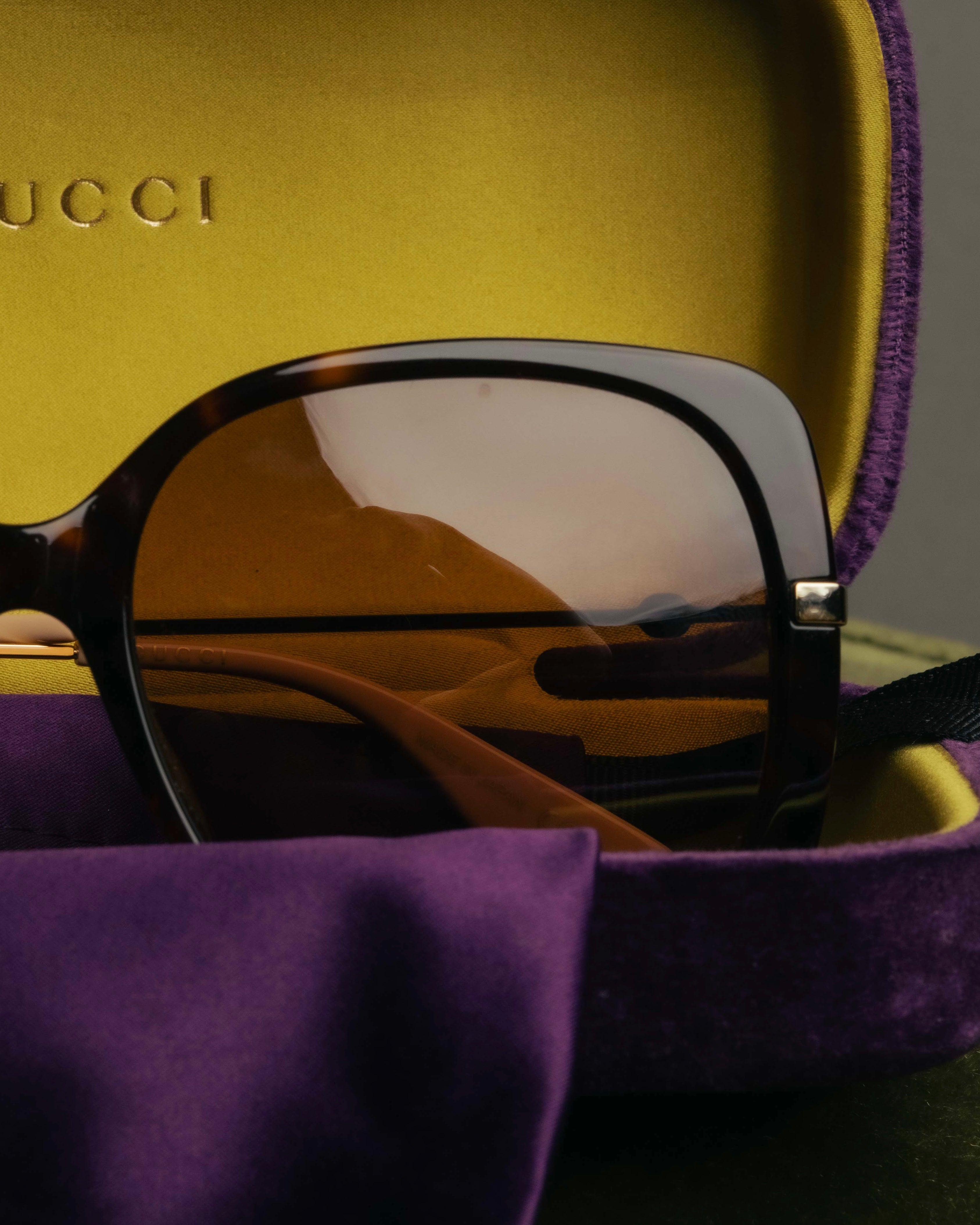 "GUCCI" 10's-20's Oversized square sunglasses