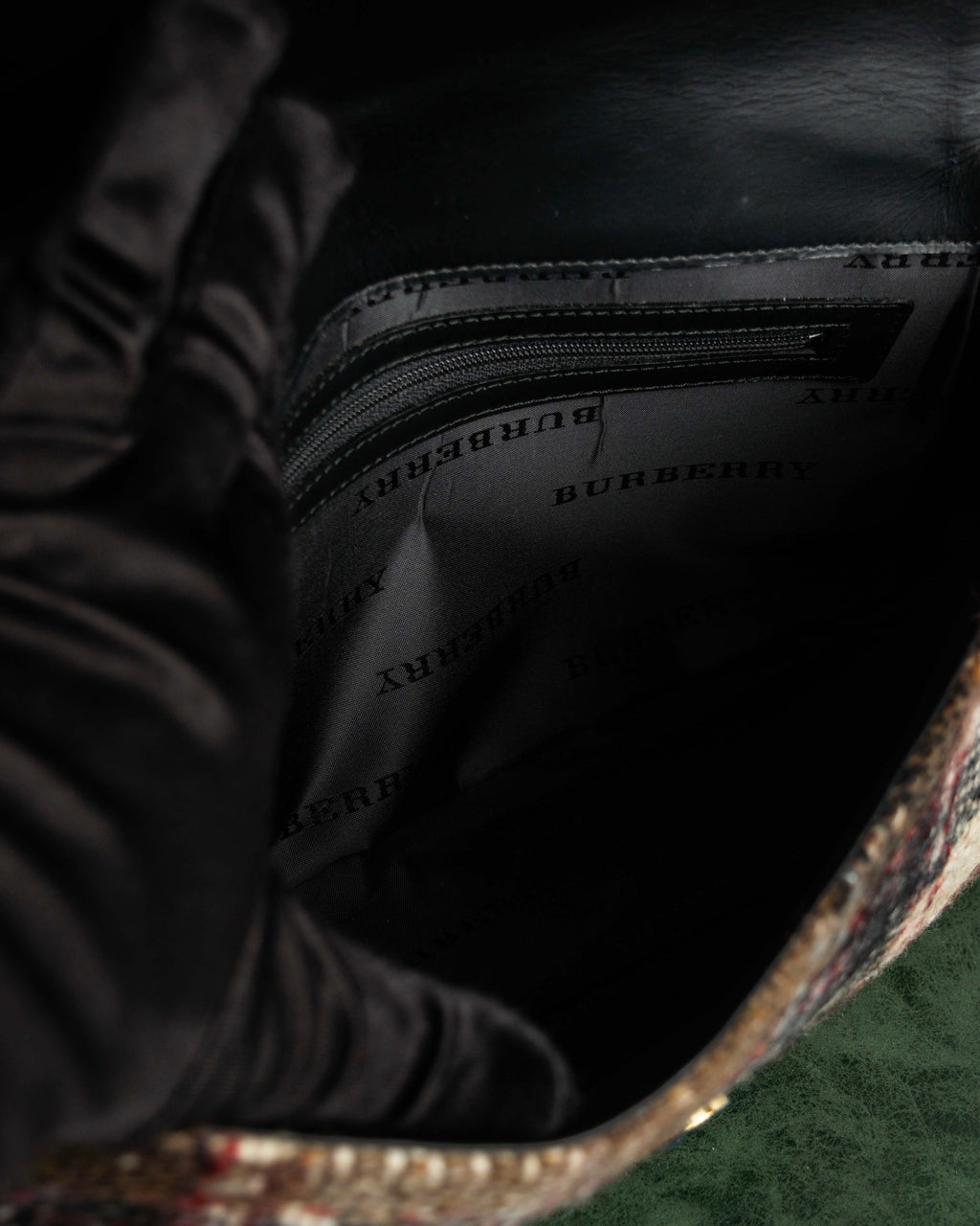 "BURBERRY" Combination leather design check pattern one-shoulder bag