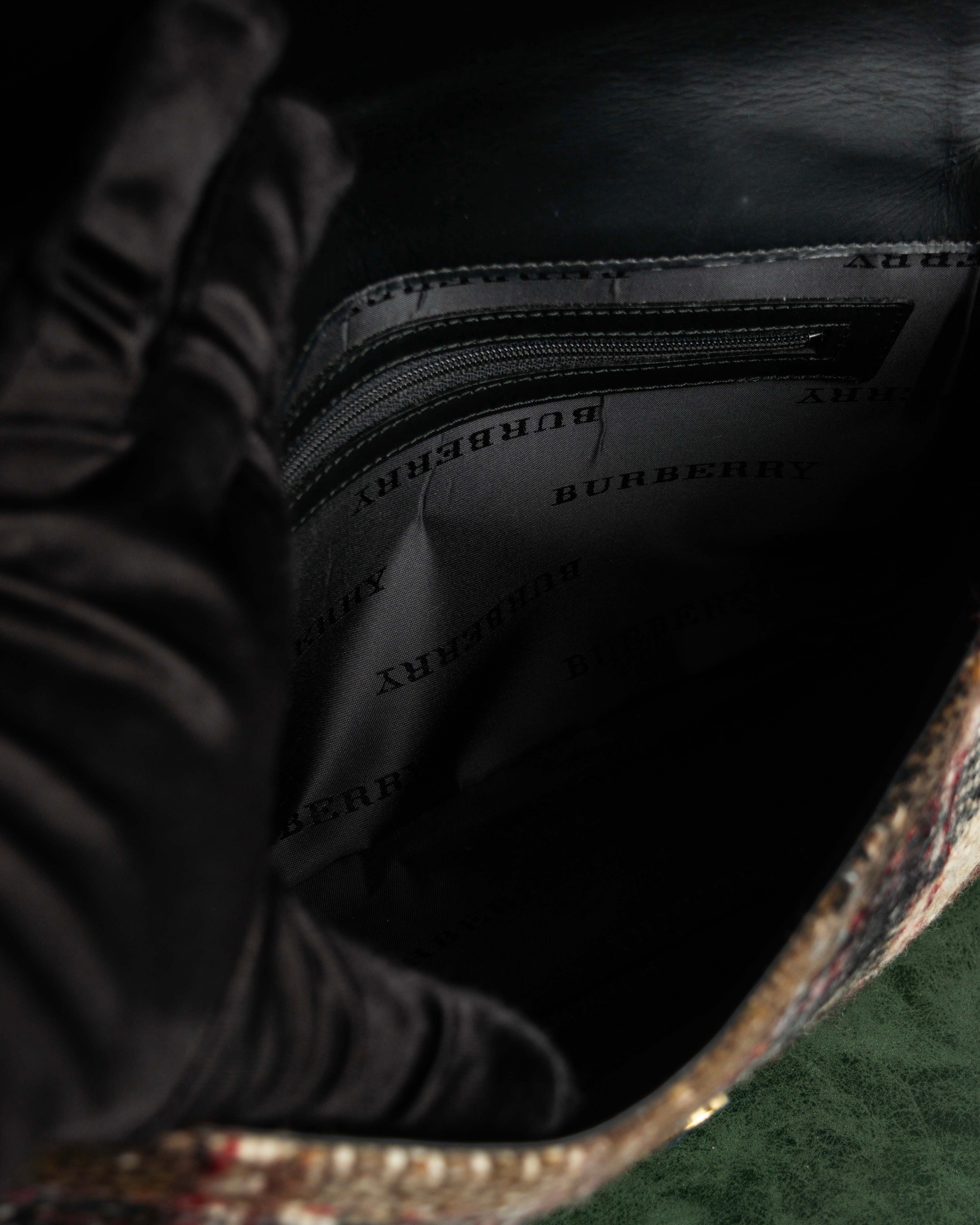 "BURBERRY" Combination leather design check pattern one-shoulder bag