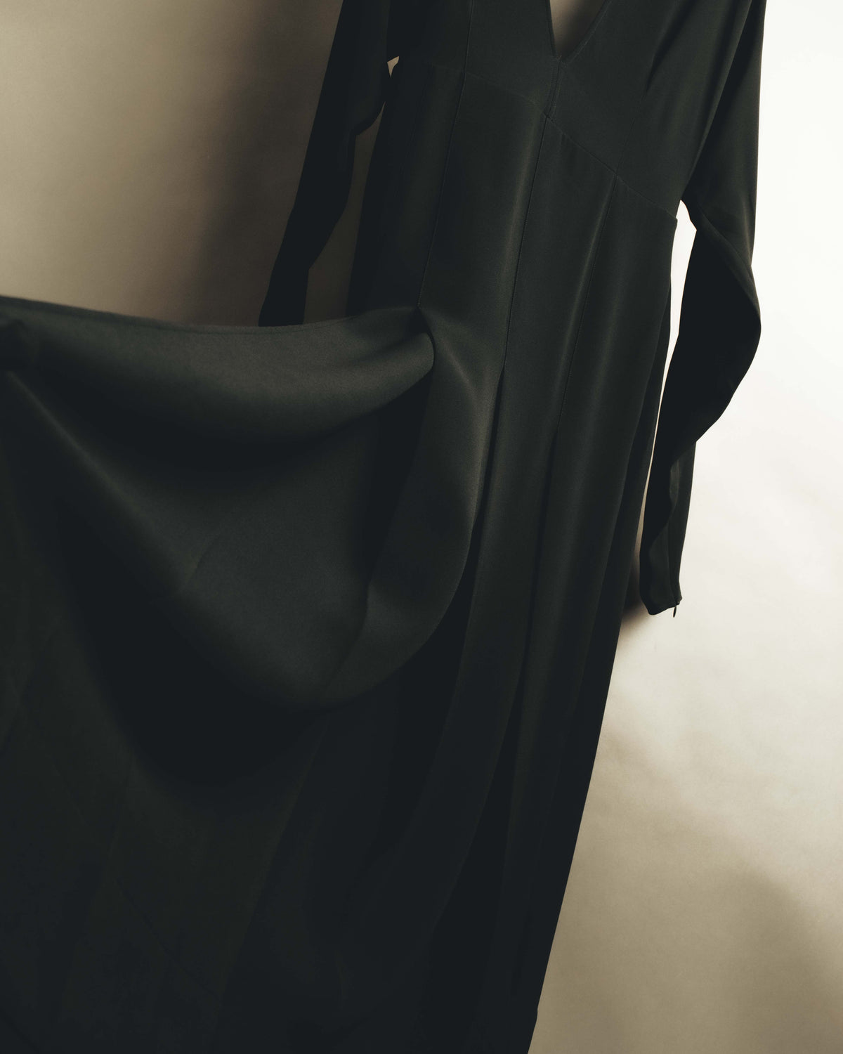 "BURBERRY" 2010's-20's Pleated silk midi dress