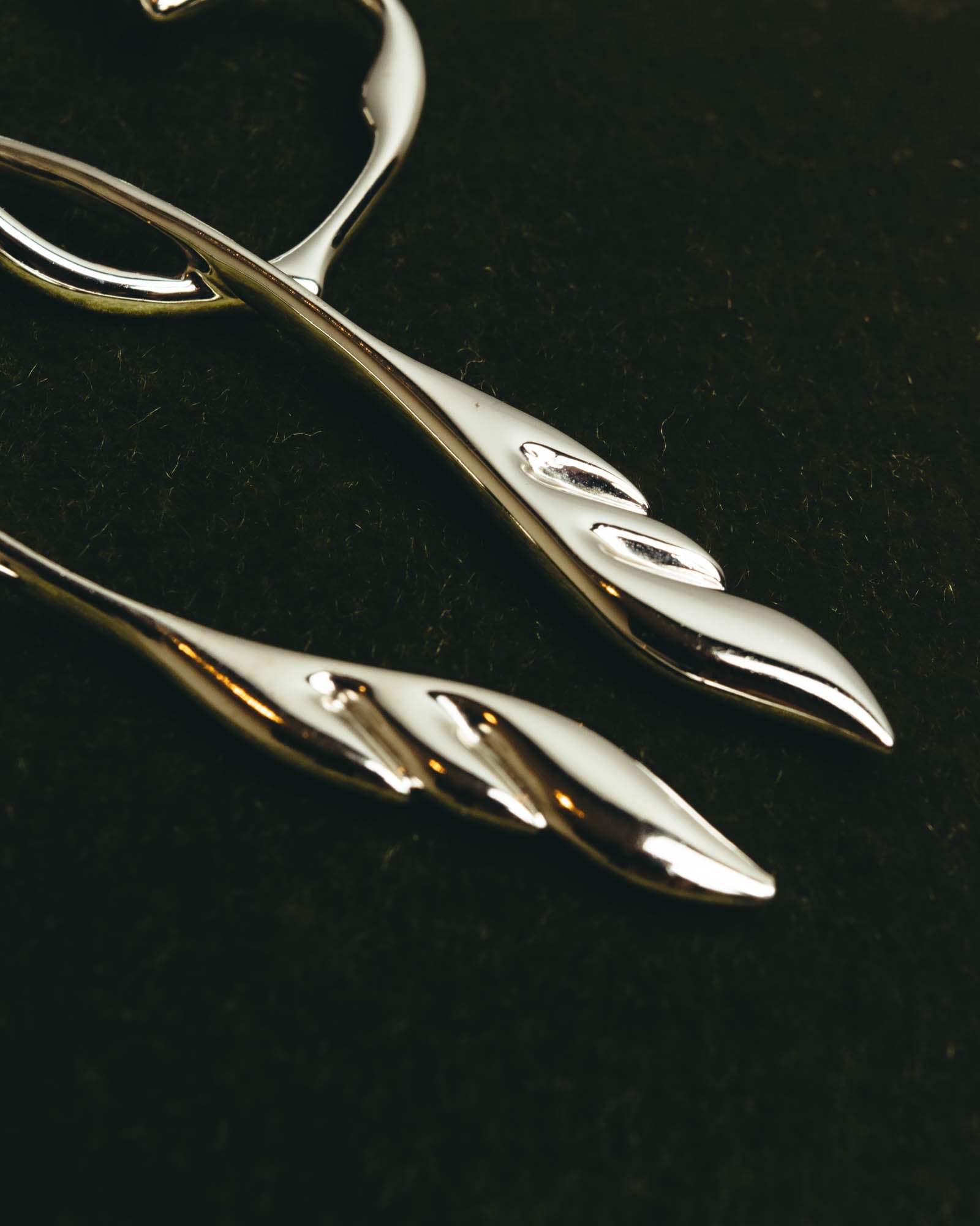 “BALENCIAGA” 2017-2023 organic heart and arrow clip-on drop earrings