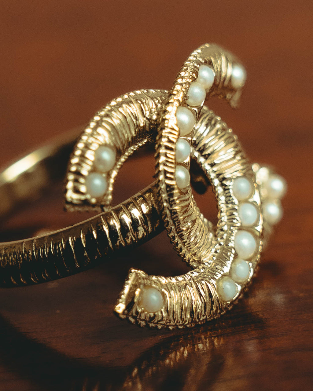 –SPECIAL– "CHANEL" Sculptural pearl double c costume ring