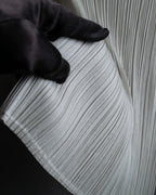 "PLEATS PLEASE ISSEY MIYAKE" Off-white tank top