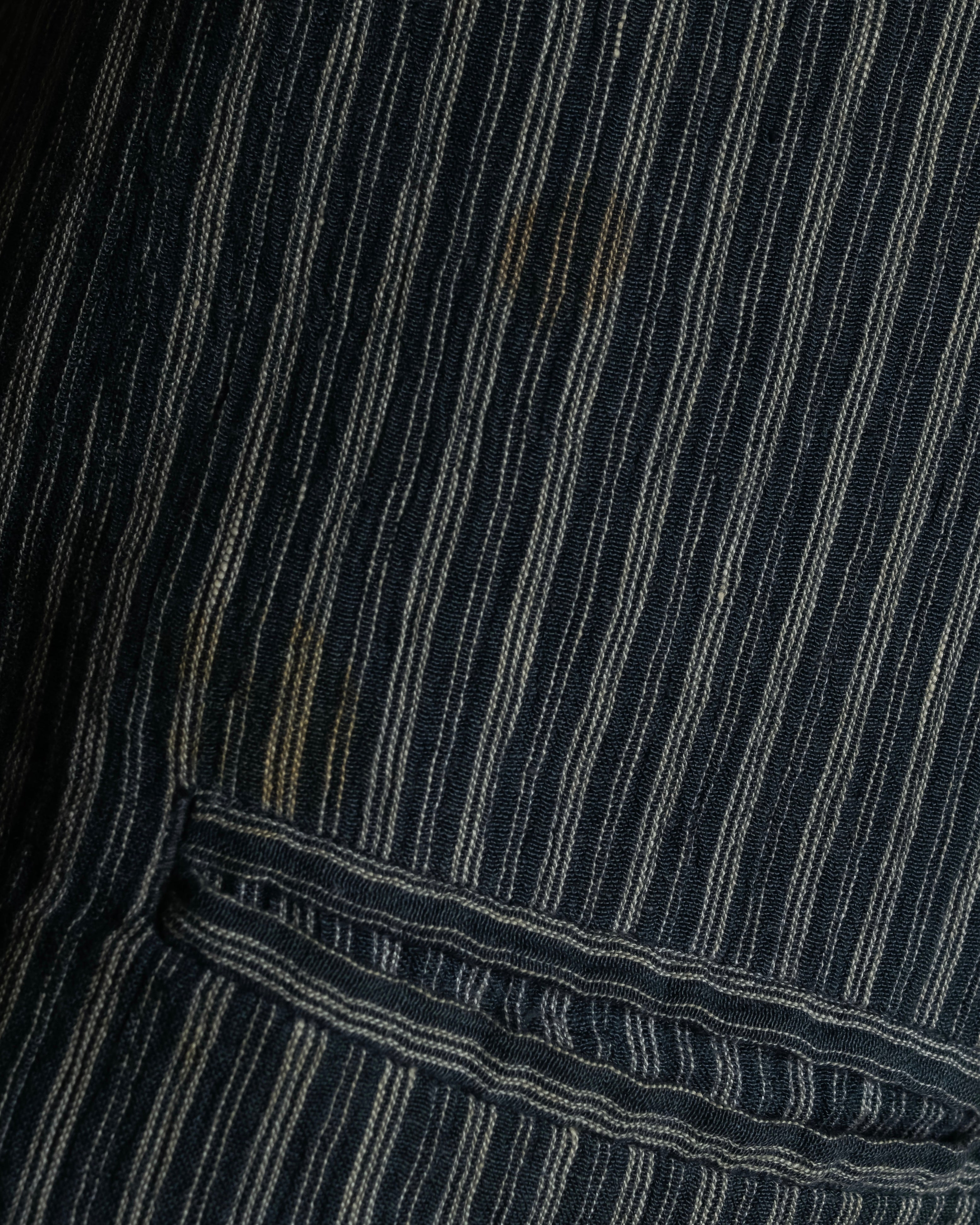 "ISSEY MIYAKE MEN" Random stripe pattern V-neck vest