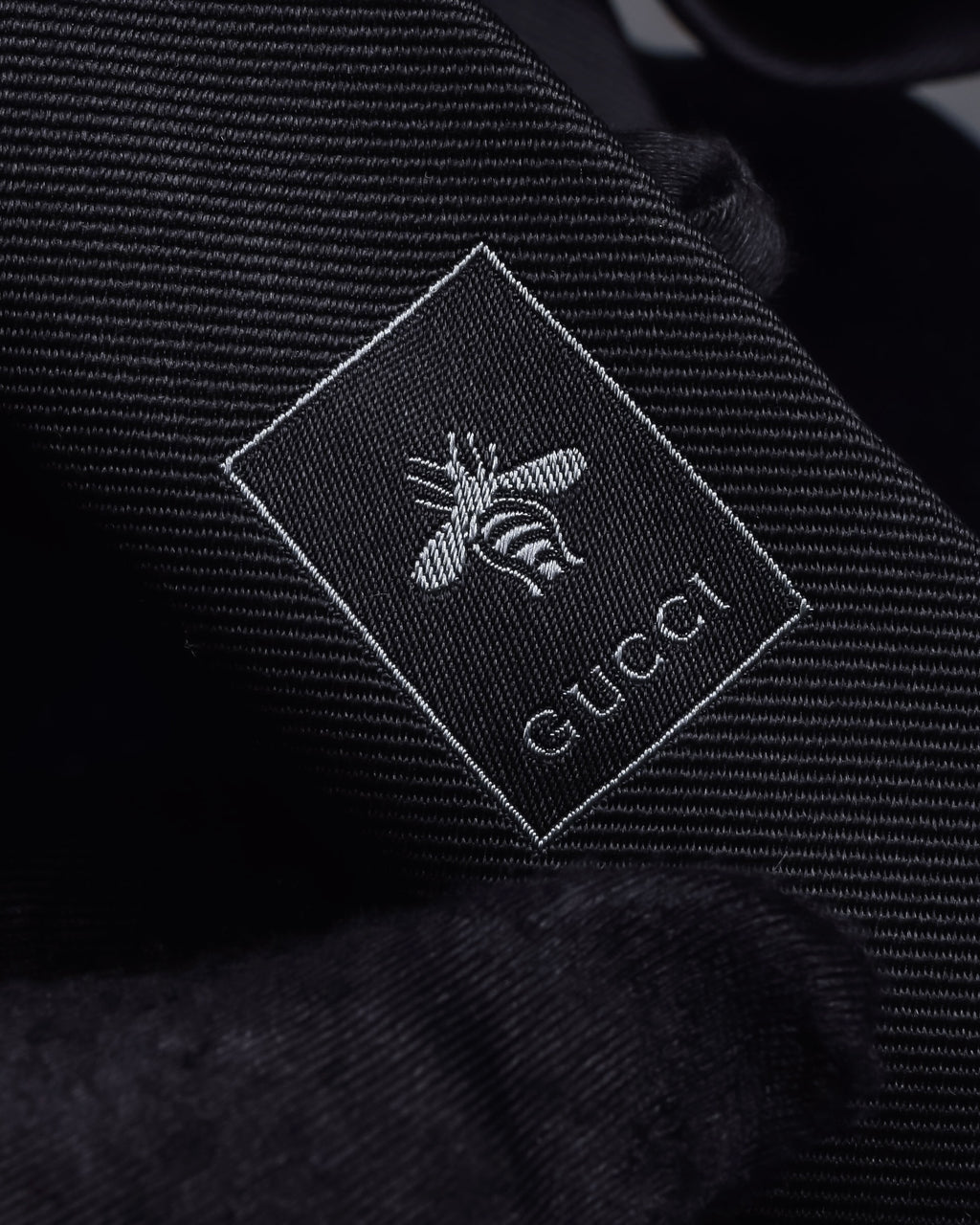 "GUCCI" Michele period tiger embroidery silk necktie