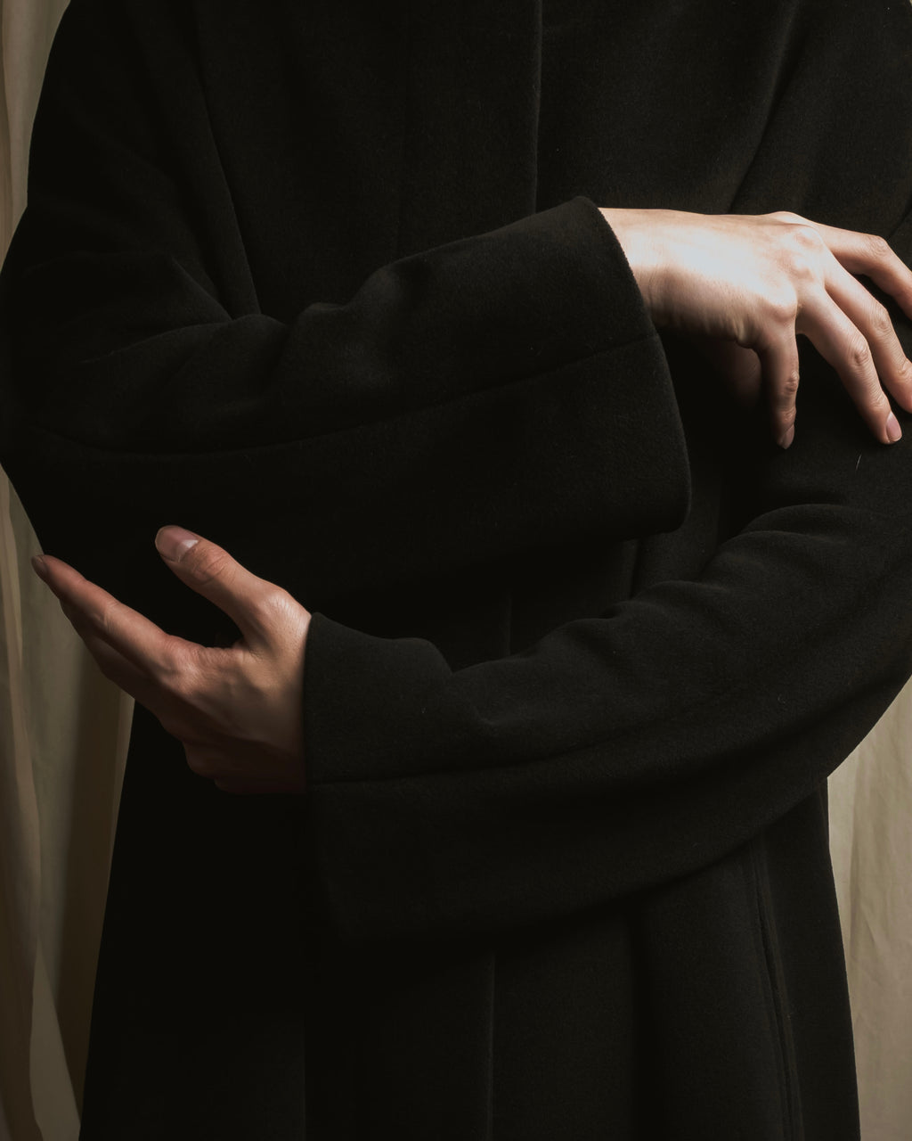 Abrigo con cuello alto y cinturón de los años 90-00 de Max Mara