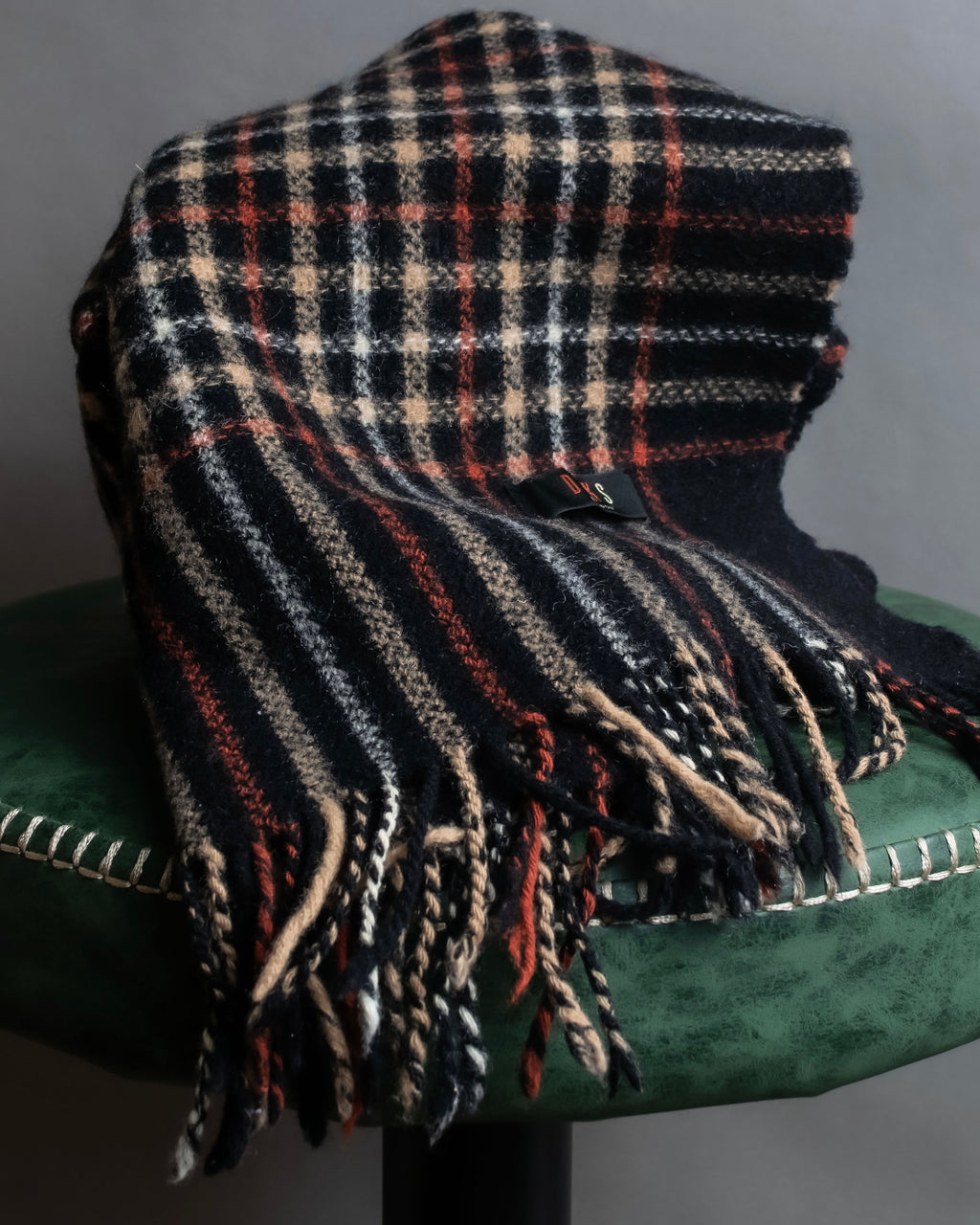 "DAKS" House check pattern fringe design muffler