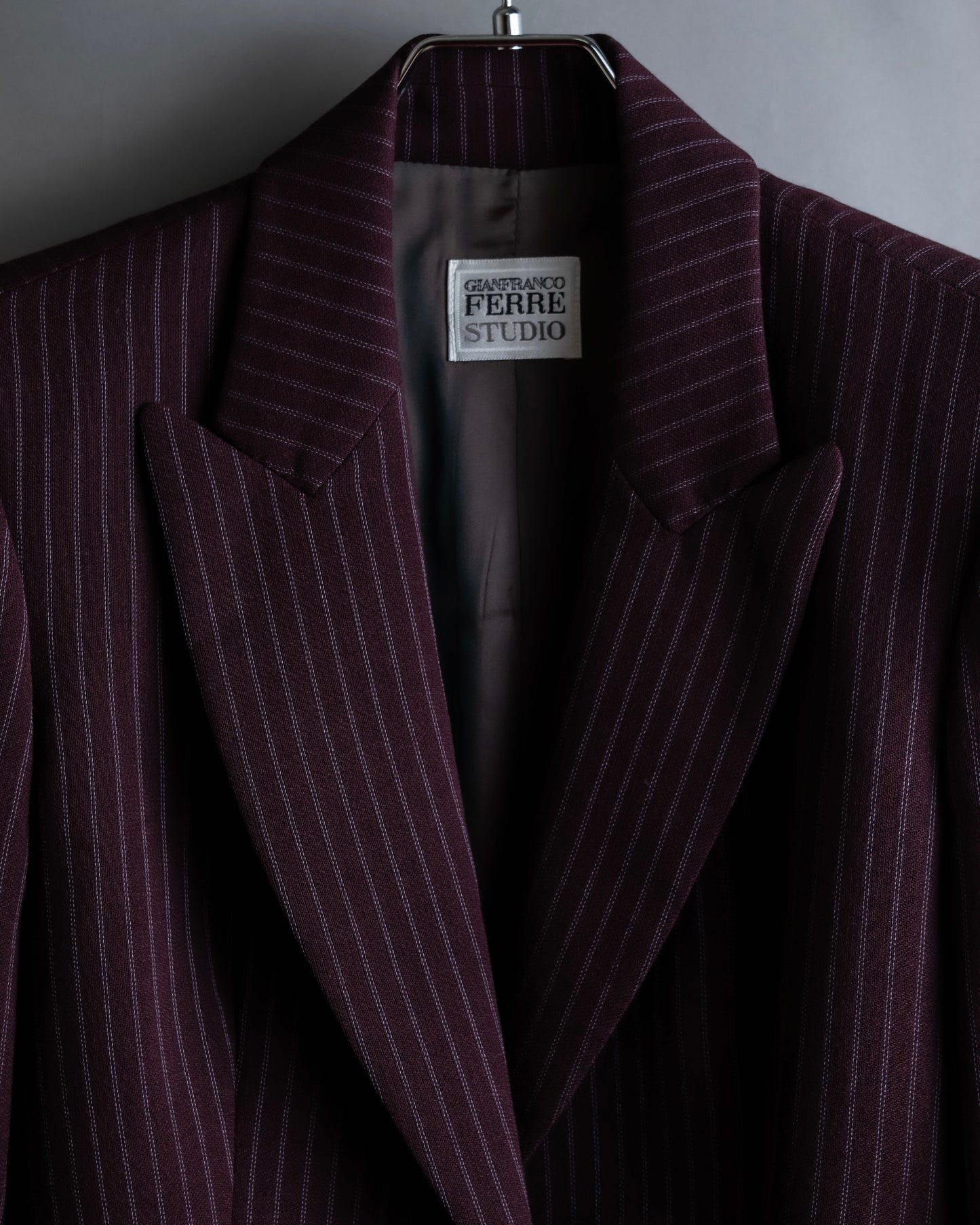 "GIANFRANCO FERRE" Striped peak lapel 1 button tailored jacket