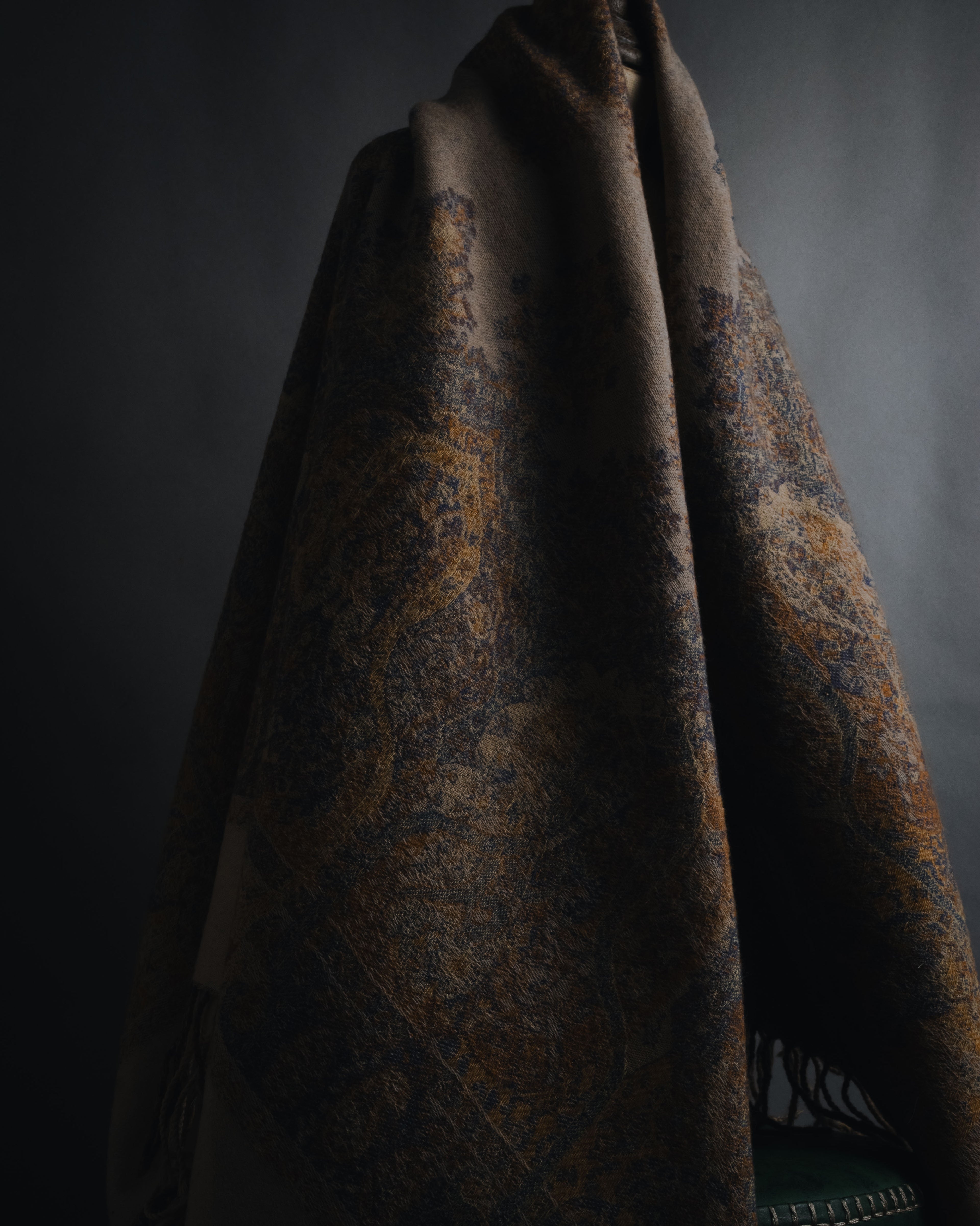 "Christian Dior" Ornamental jacquard fringe stole