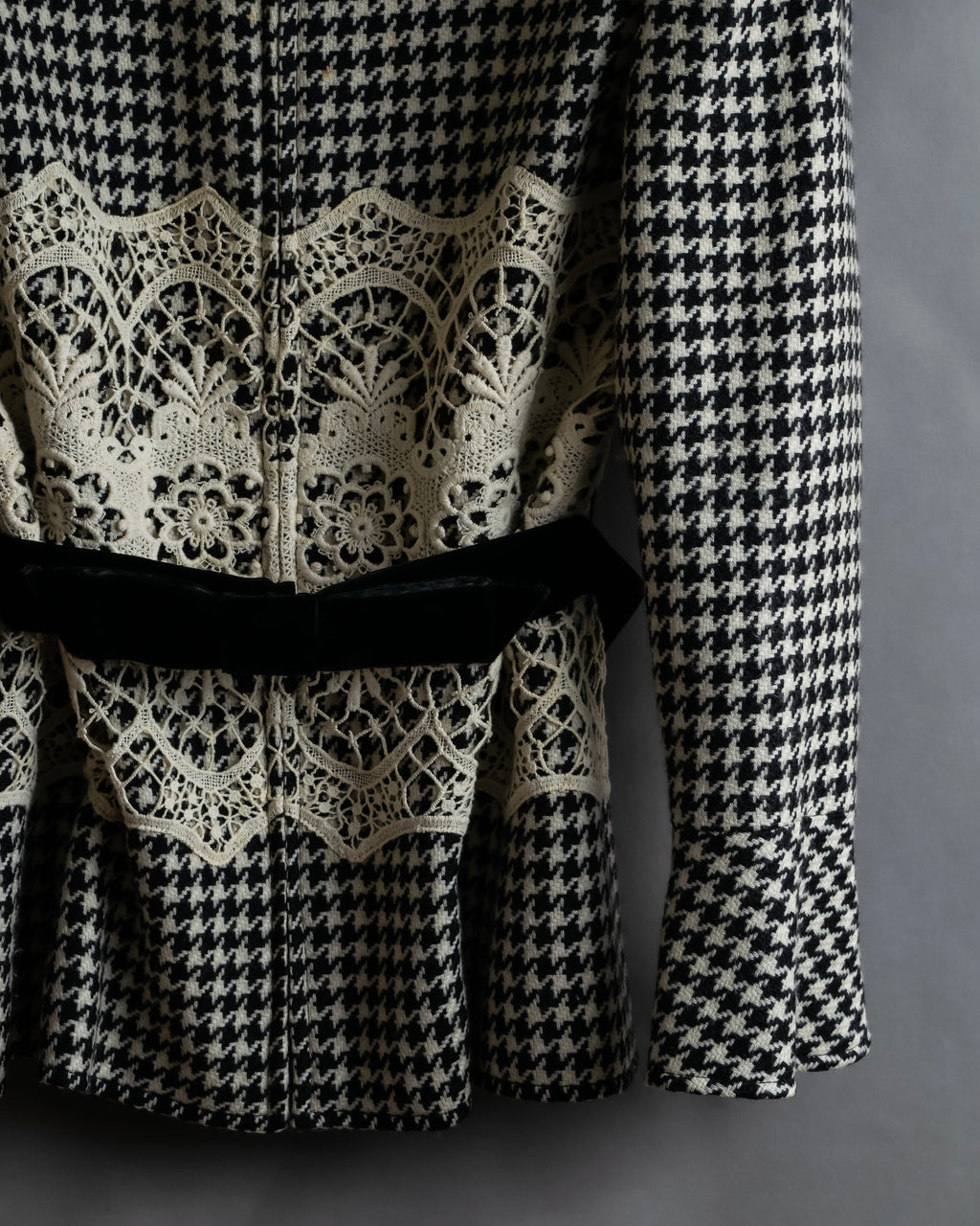 "Valentino Garavani" Houndstooth pattern lace velvet design set up